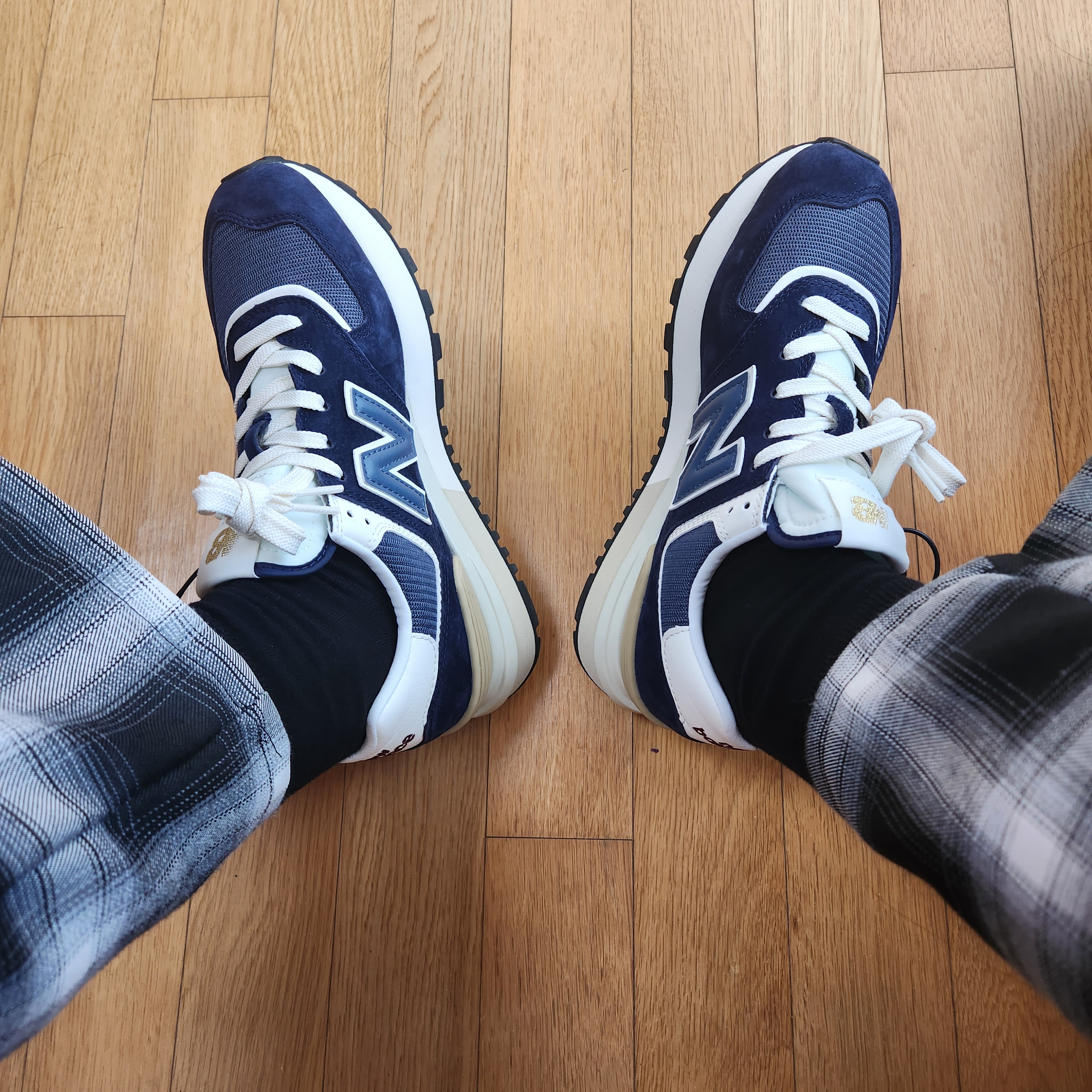New Balance 574 Legacy Navy 착용 스타일