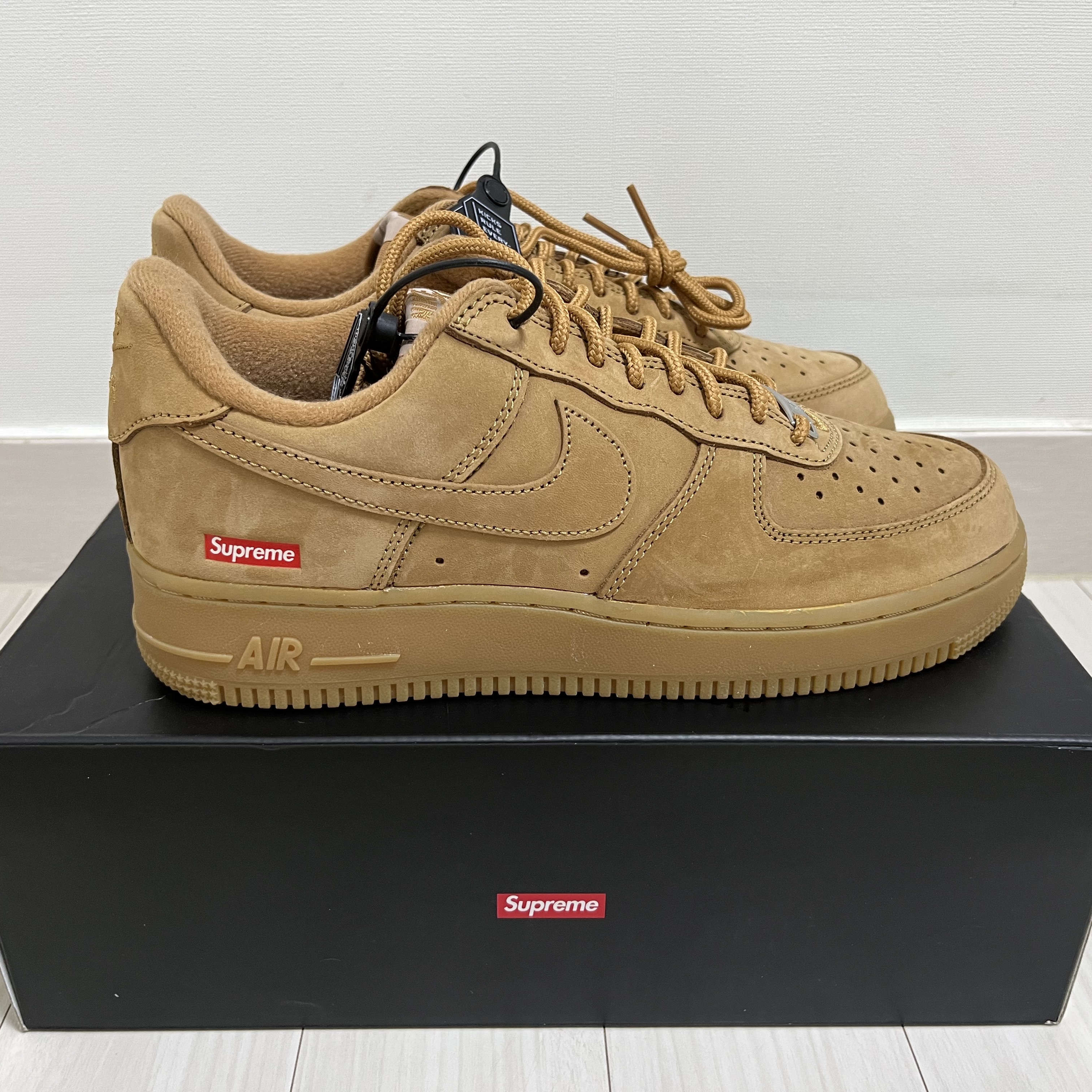 Nike x Supreme Air Force 1 Low Flax 착용 스타일 - 2