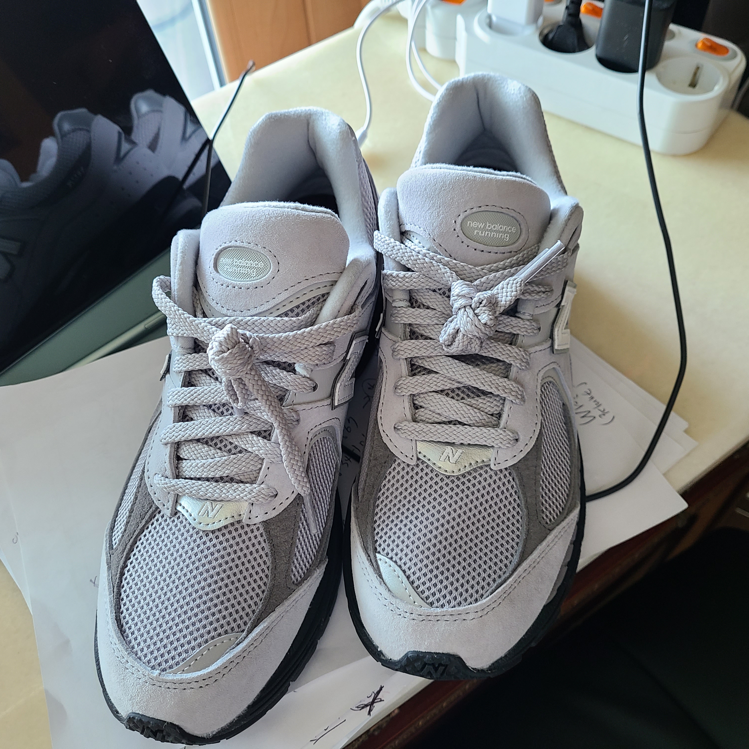 New Balance 2002R Grey Black - JD Sports Exclusive 착용 스타일 - 2