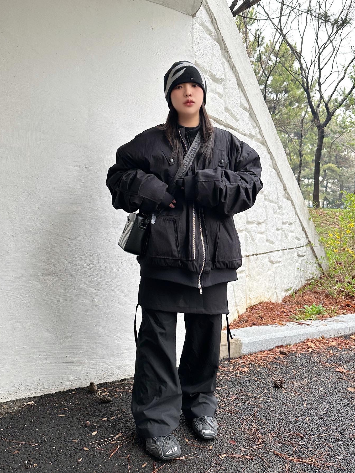 (W) Balenciaga Tyrex Sneakers Black 착용 스타일