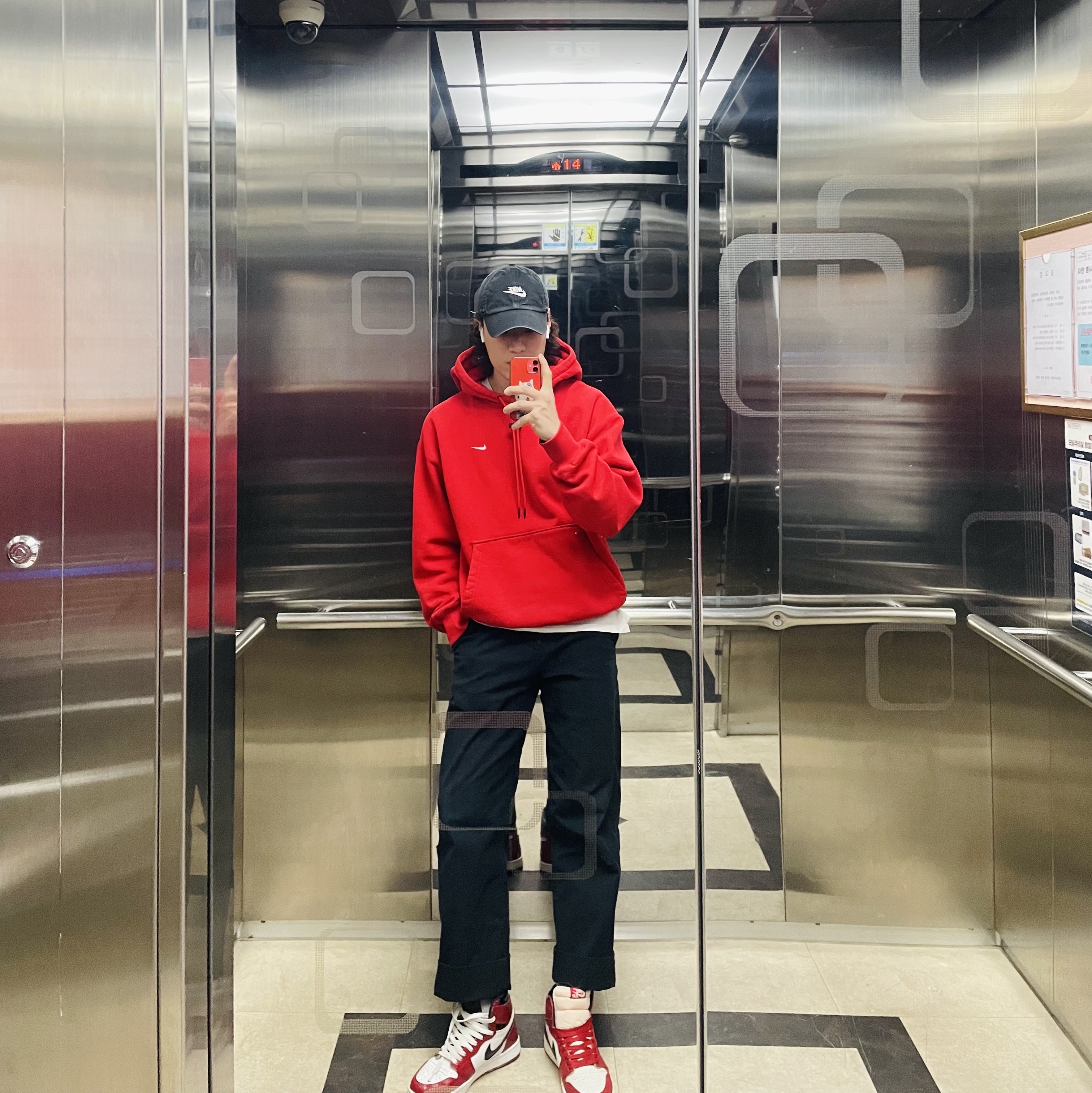 Nike M NRG Hoodie University Red, Jordan 1 Retro High OG Chicago 2022 착용 스타일