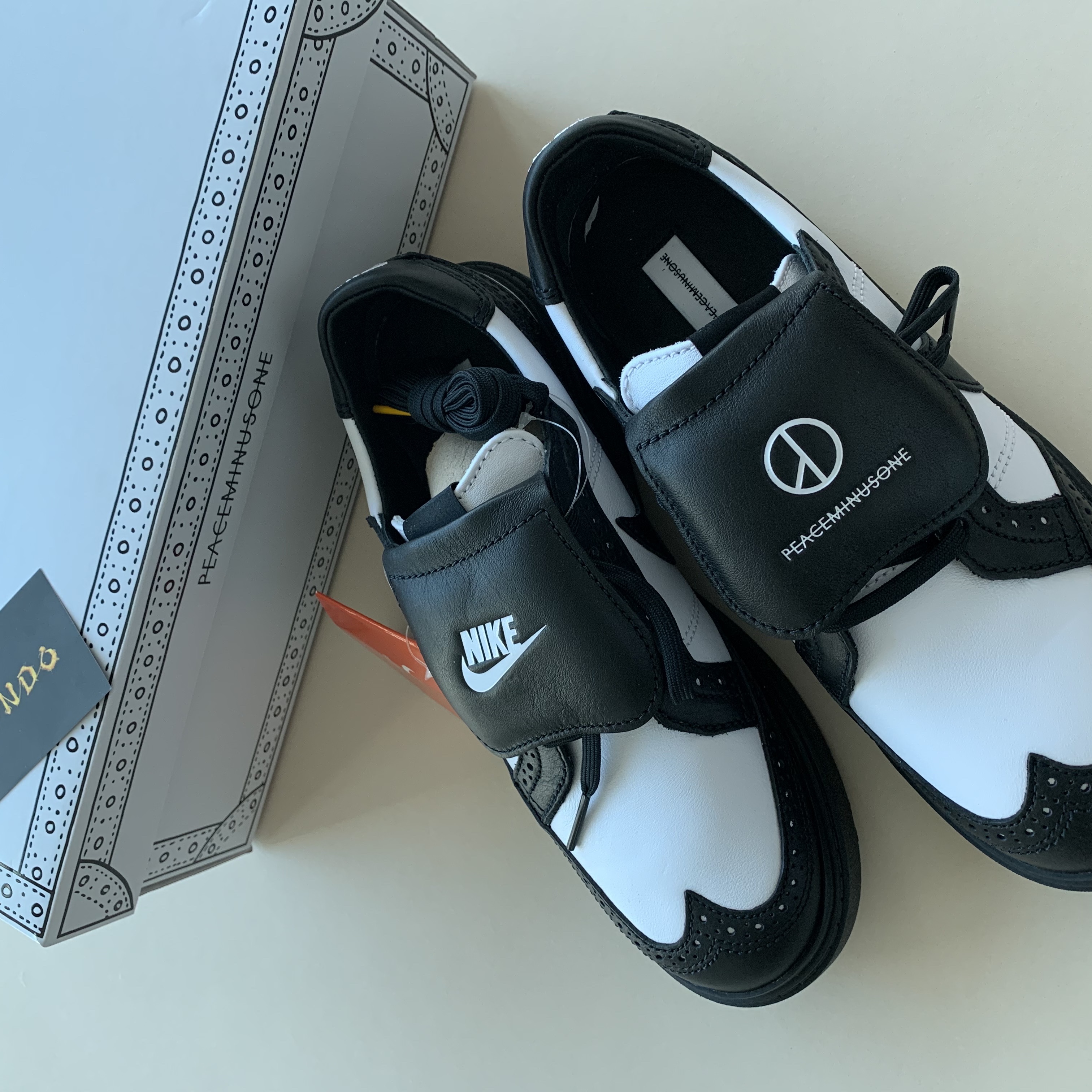 Nike x Peaceminusone Kwondo1 Black and White 착용 스타일 - 2