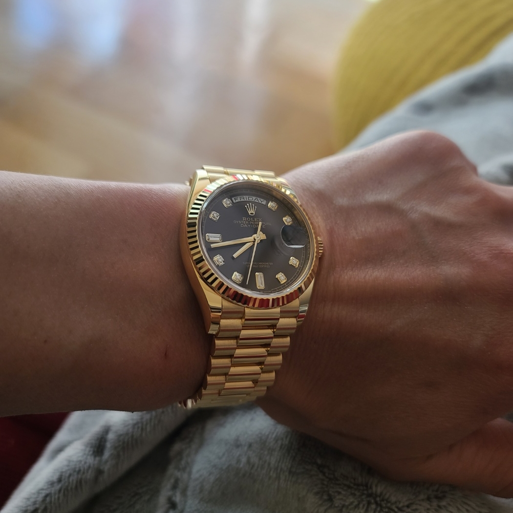 Rolex Day-Date 36mm 128235 Brown Ombre Diamond-Set President 착용 스타일 - 1