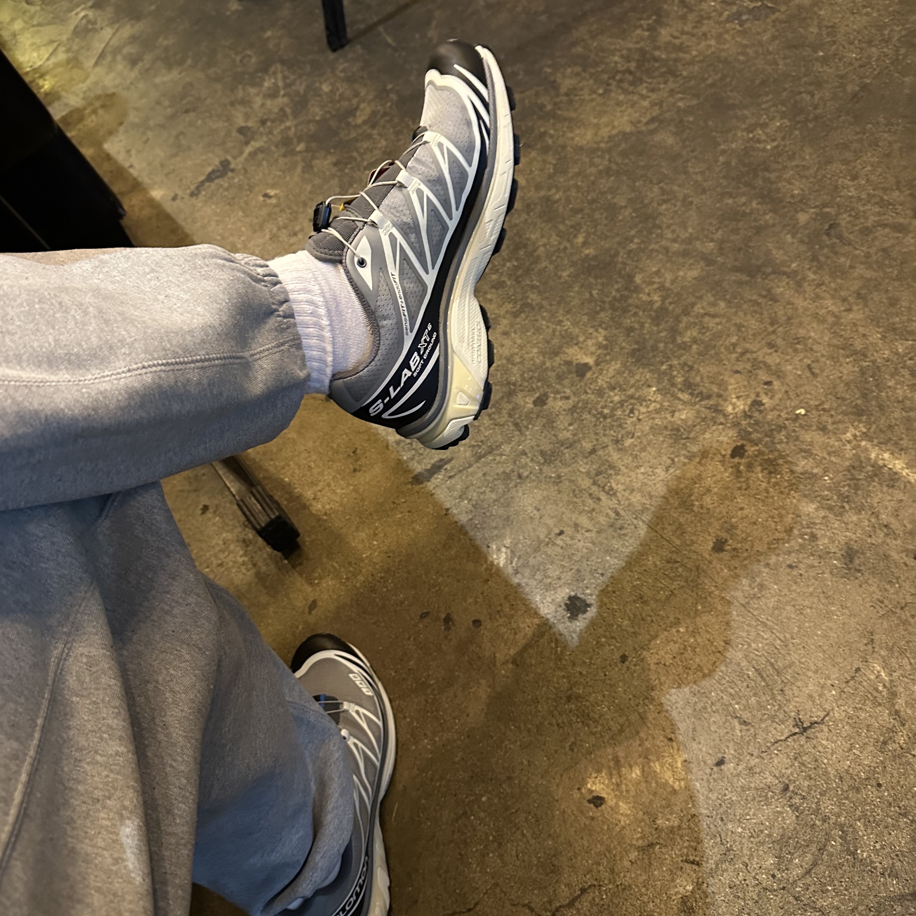 Salomon XT-6 Recut Phantom Vanilla Ice 착용 스타일