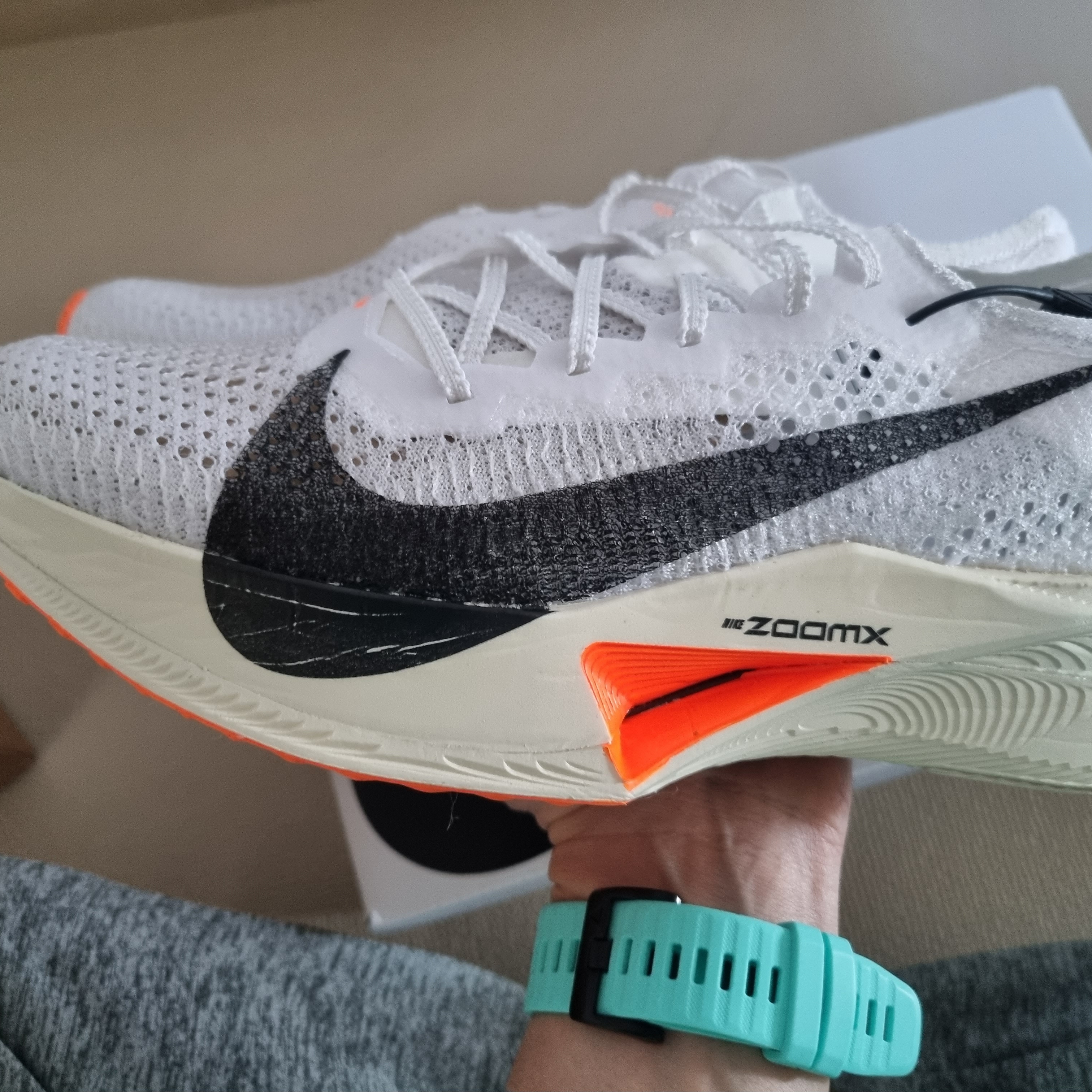 Nike ZoomX Vaporfly Next% 3 Prototype White 착용 스타일