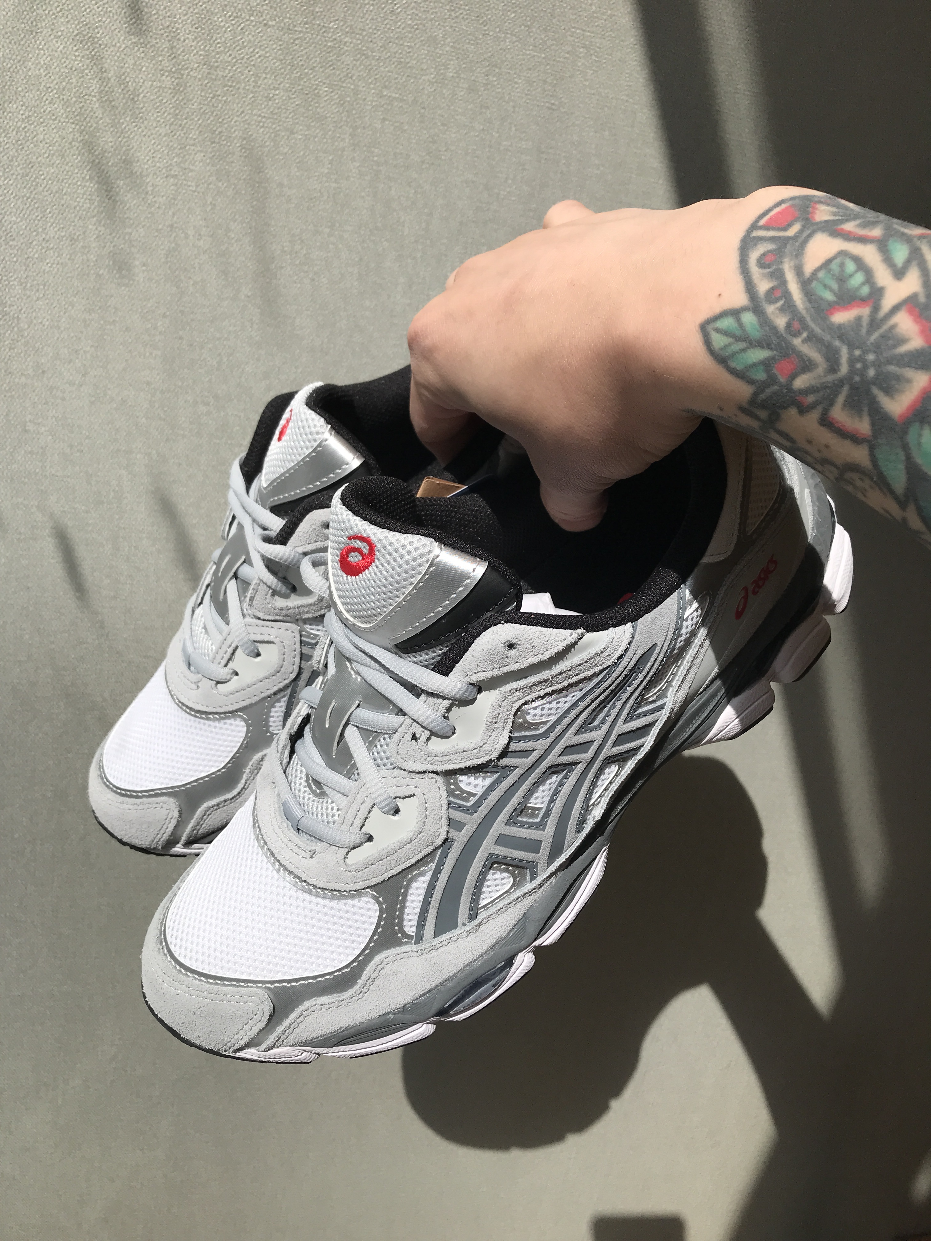 Asics Gel-NYC White Steel Grey 착용 스타일 - 1