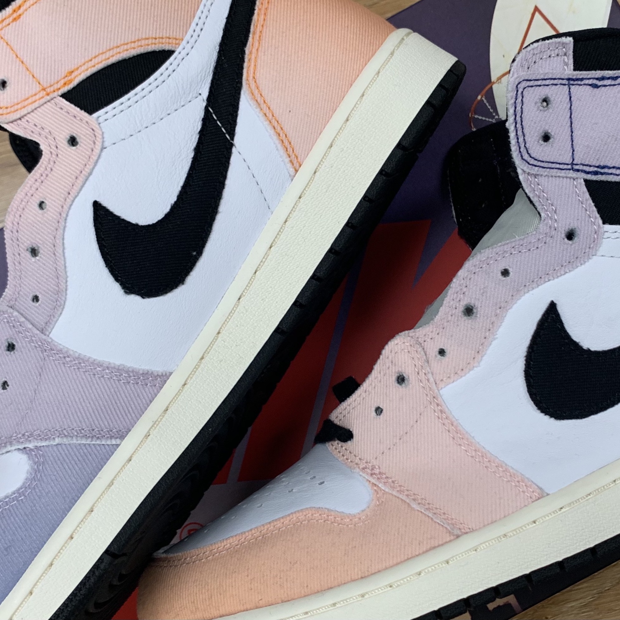 Jordan 1 Retro High OG Multi Color 착용 스타일 - 4