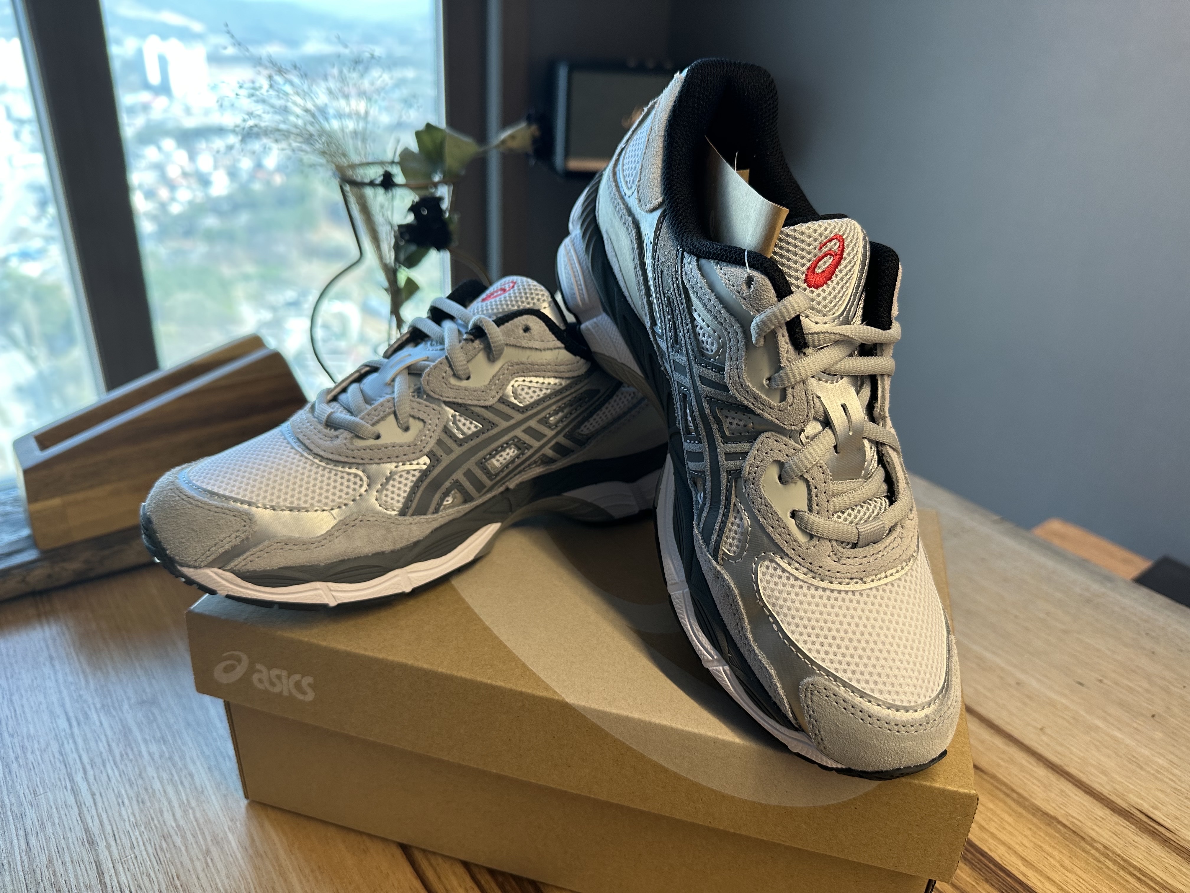 Asics Gel-NYC White Steel Grey 착용 스타일 - 1
