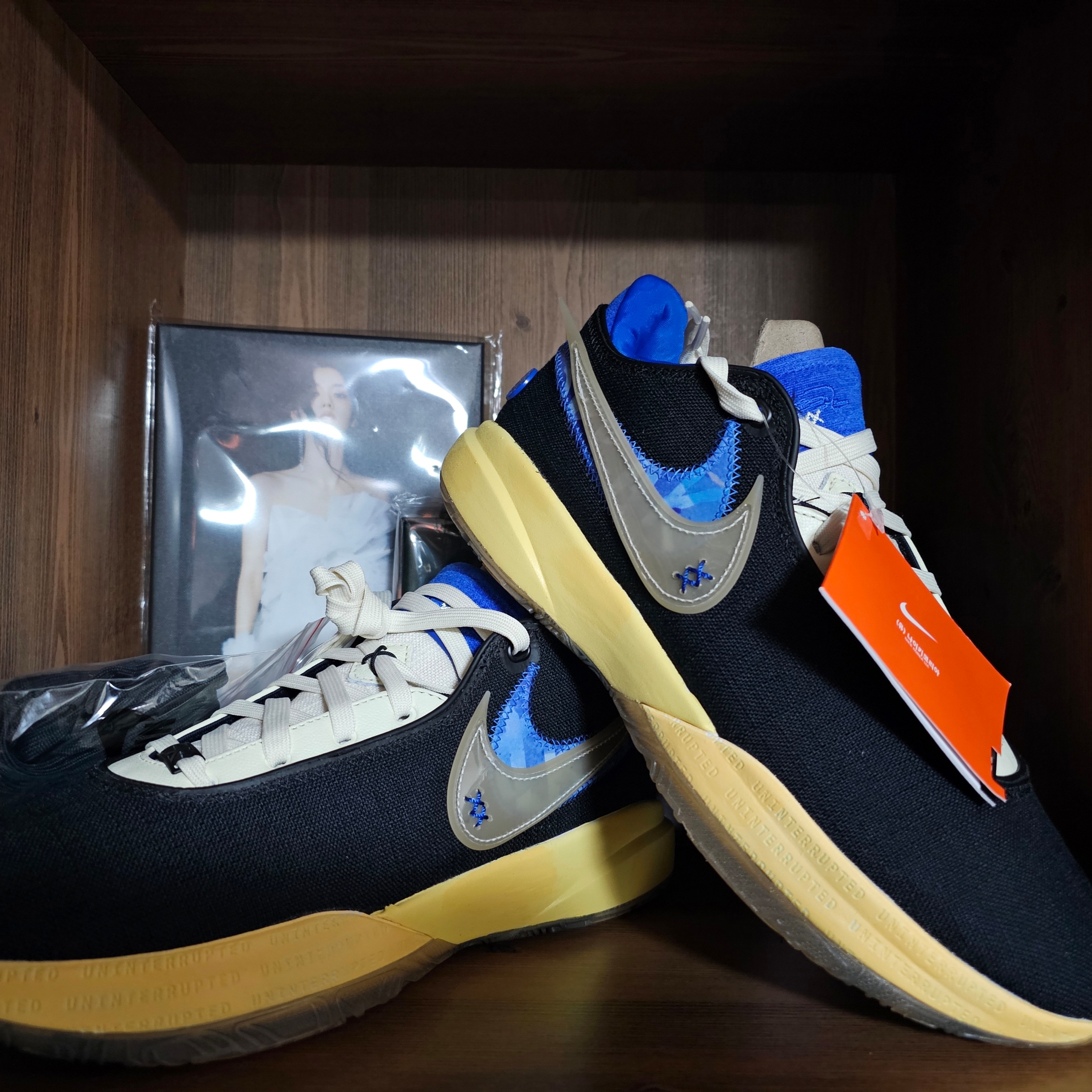 Nike x Uninterrupted LeBron XX EP Black Hyper Royal 착용 스타일 - 2