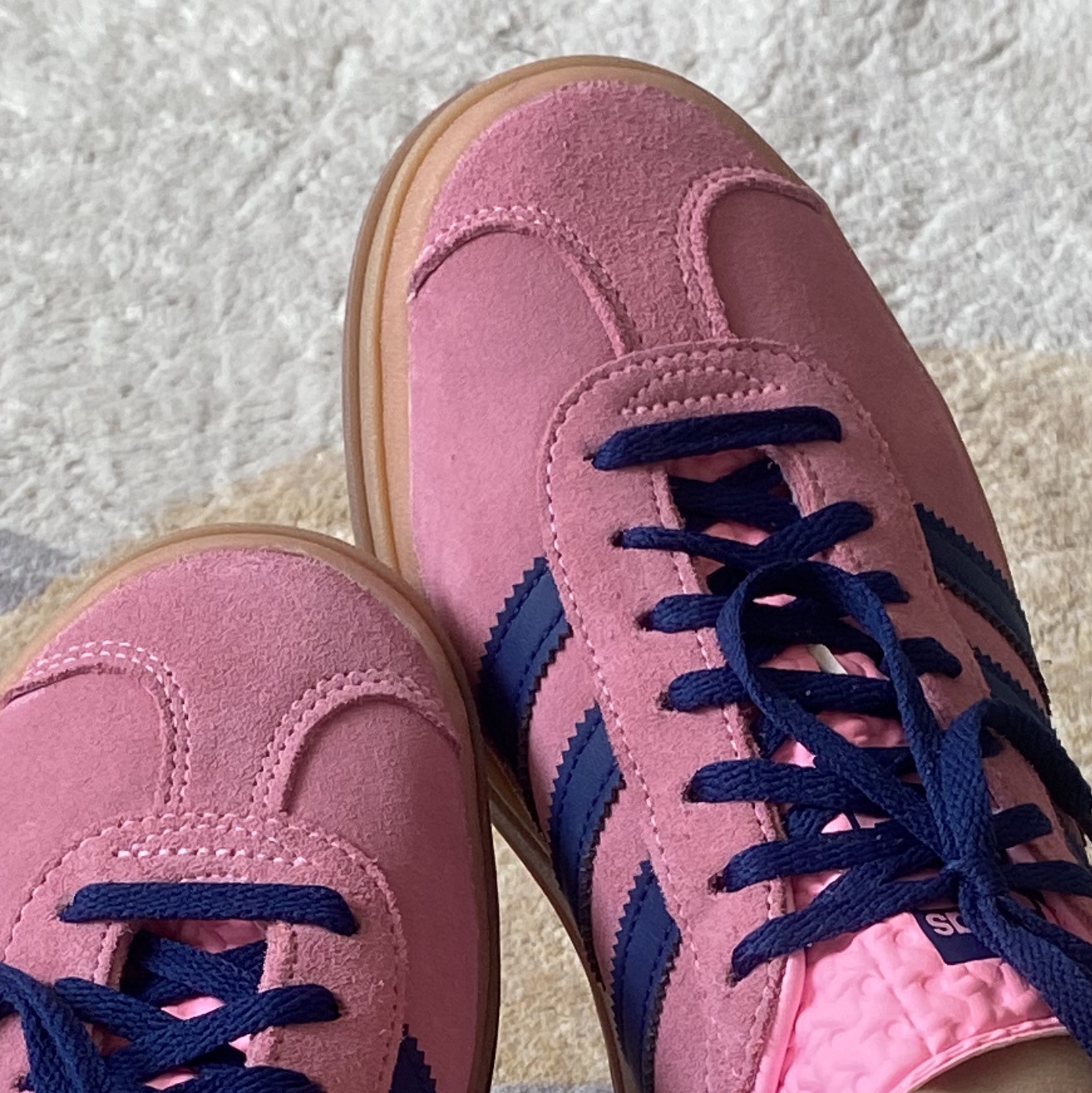(W) Adidas Gazelle Bold Pink Glow Victory Blue 착용 스타일 - 4
