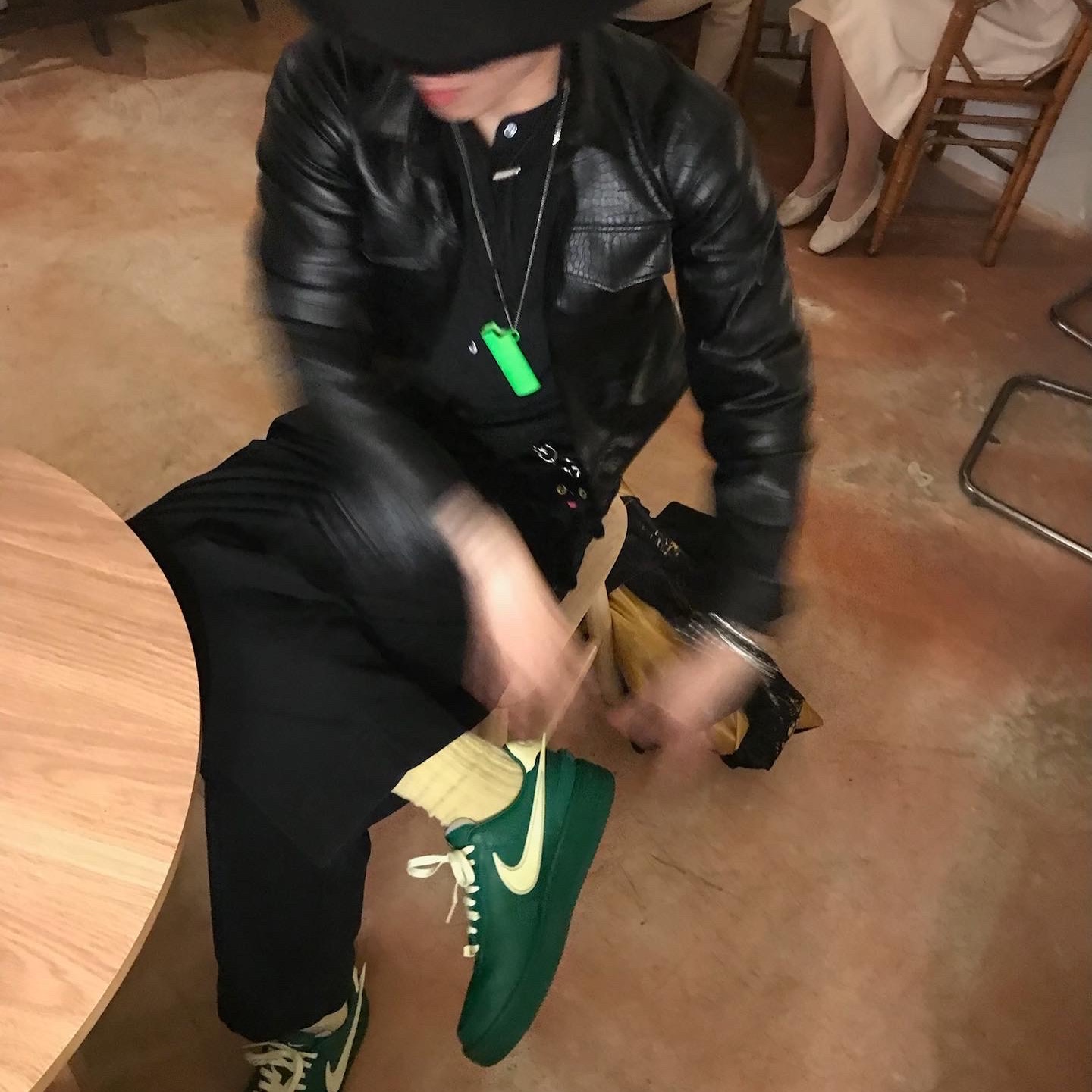 Nike x Ambush Air Force 1 Low SP Pine Green and Citron 착용 스타일 - 1