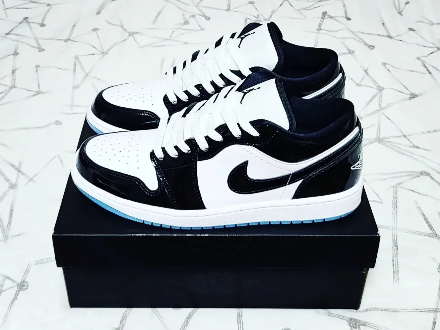 Jordan 1 Low SE Concord 착용 스타일 - 2