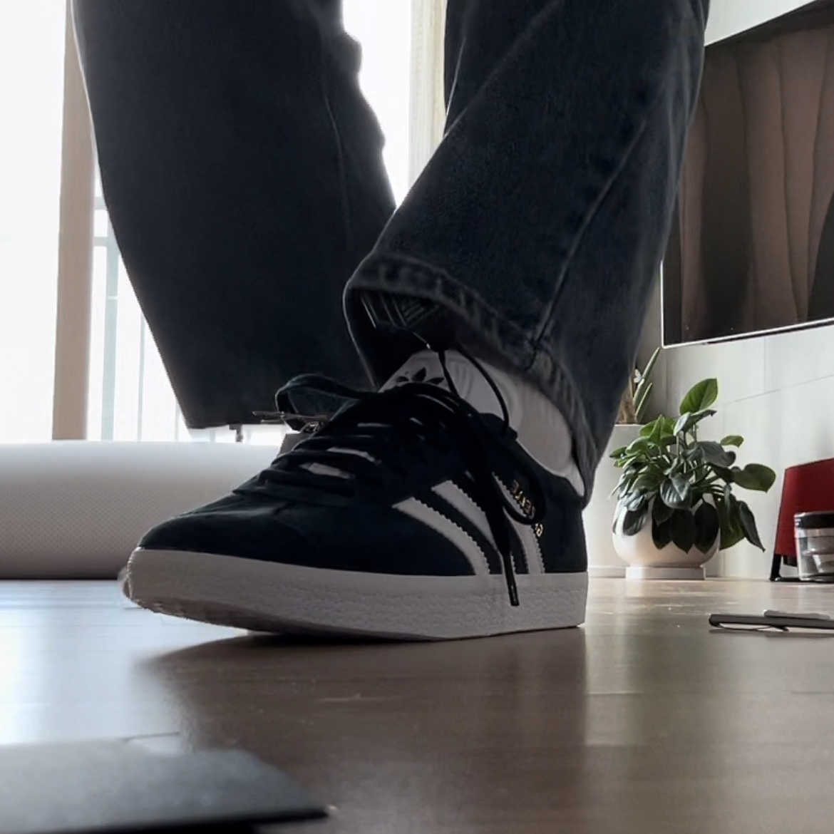 Adidas Gazelle Collegiate Navy 착용 스타일 - 3