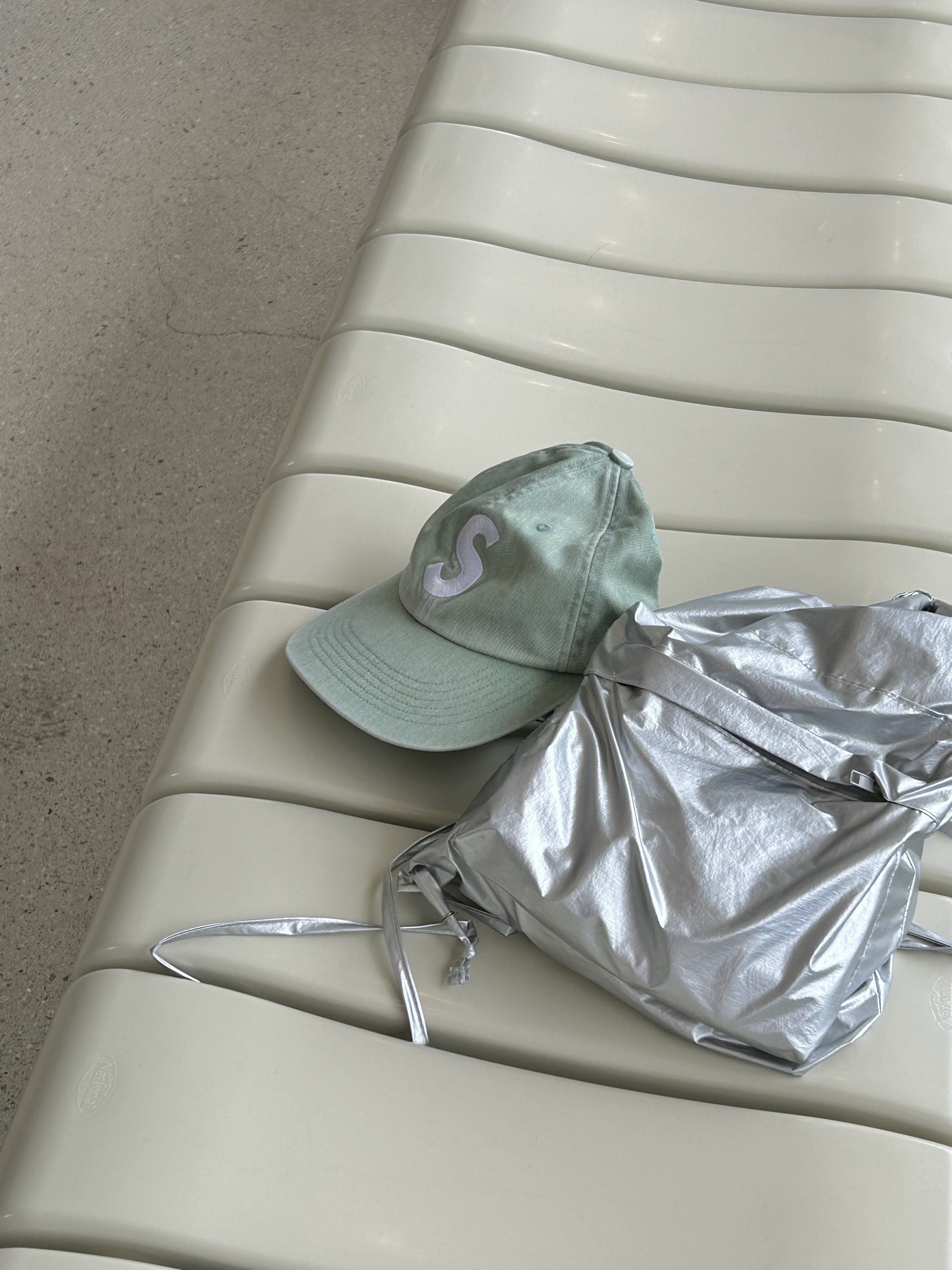 Supreme Pigment Print S Logo 6-Panel Light Sage - 22FW, (W) Adidas Gazelle Indoor Blue Fusion Cloud White 착용 스타일 - 3