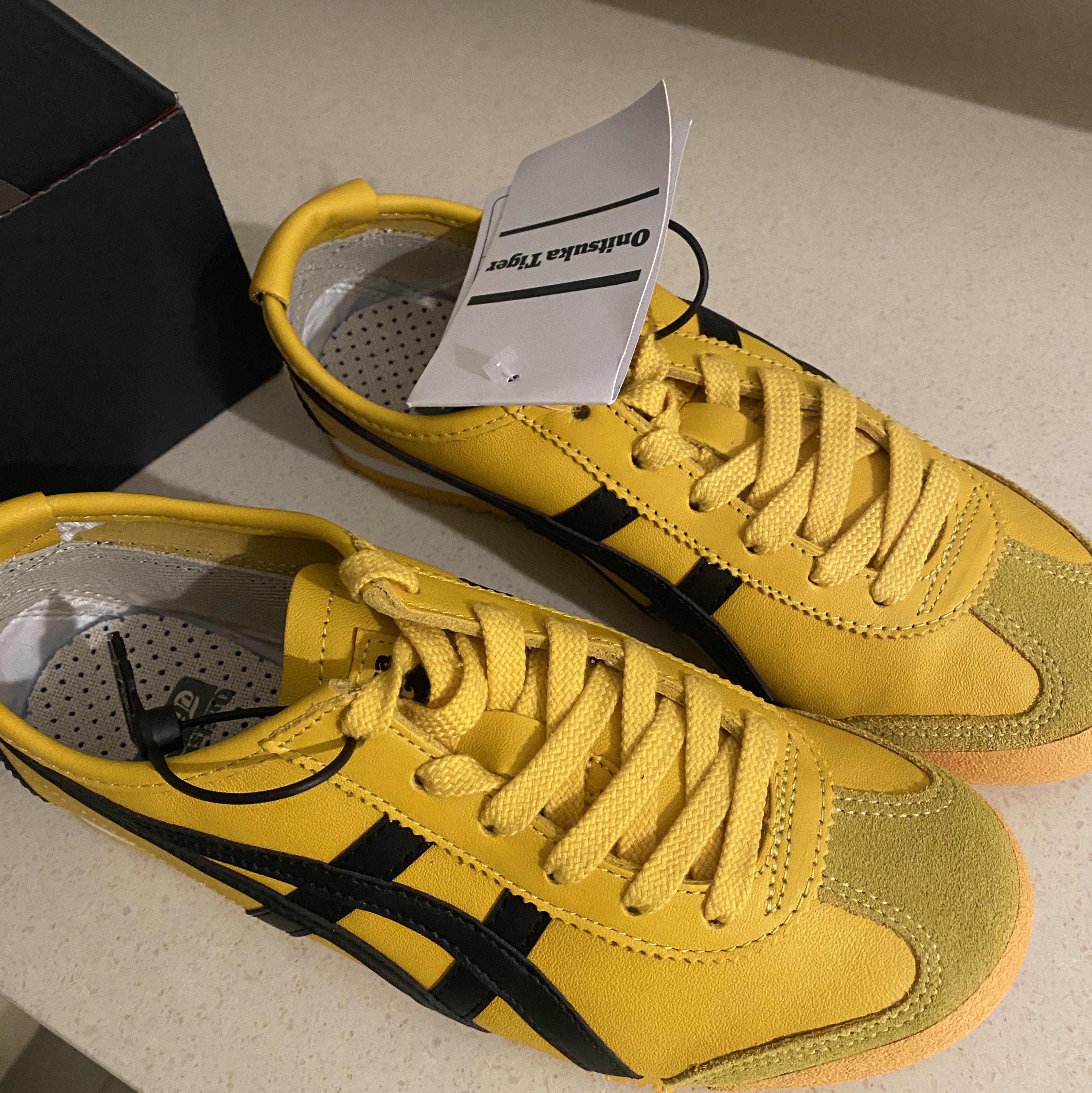 Onitsuka Tiger Mexico 66 Yellow Black 착용 스타일