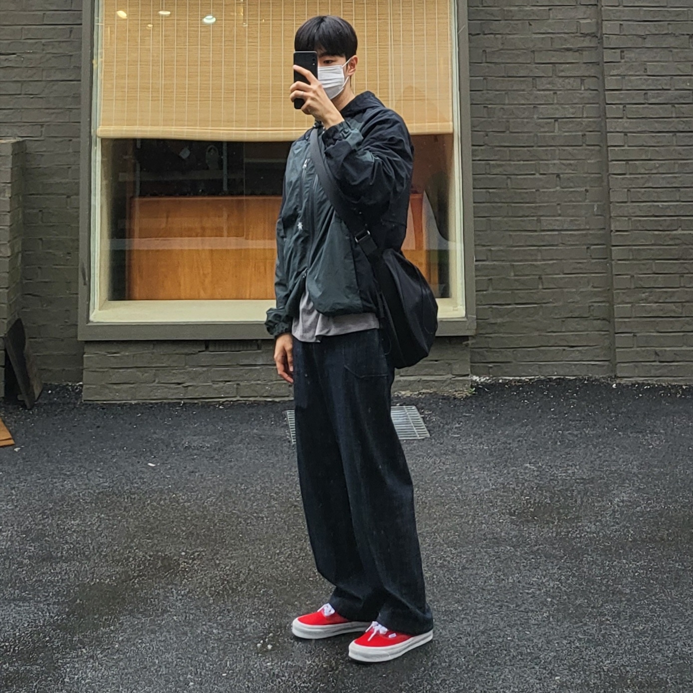 Vans Vault OG Authentic LX Red 착용 스타일 - 2