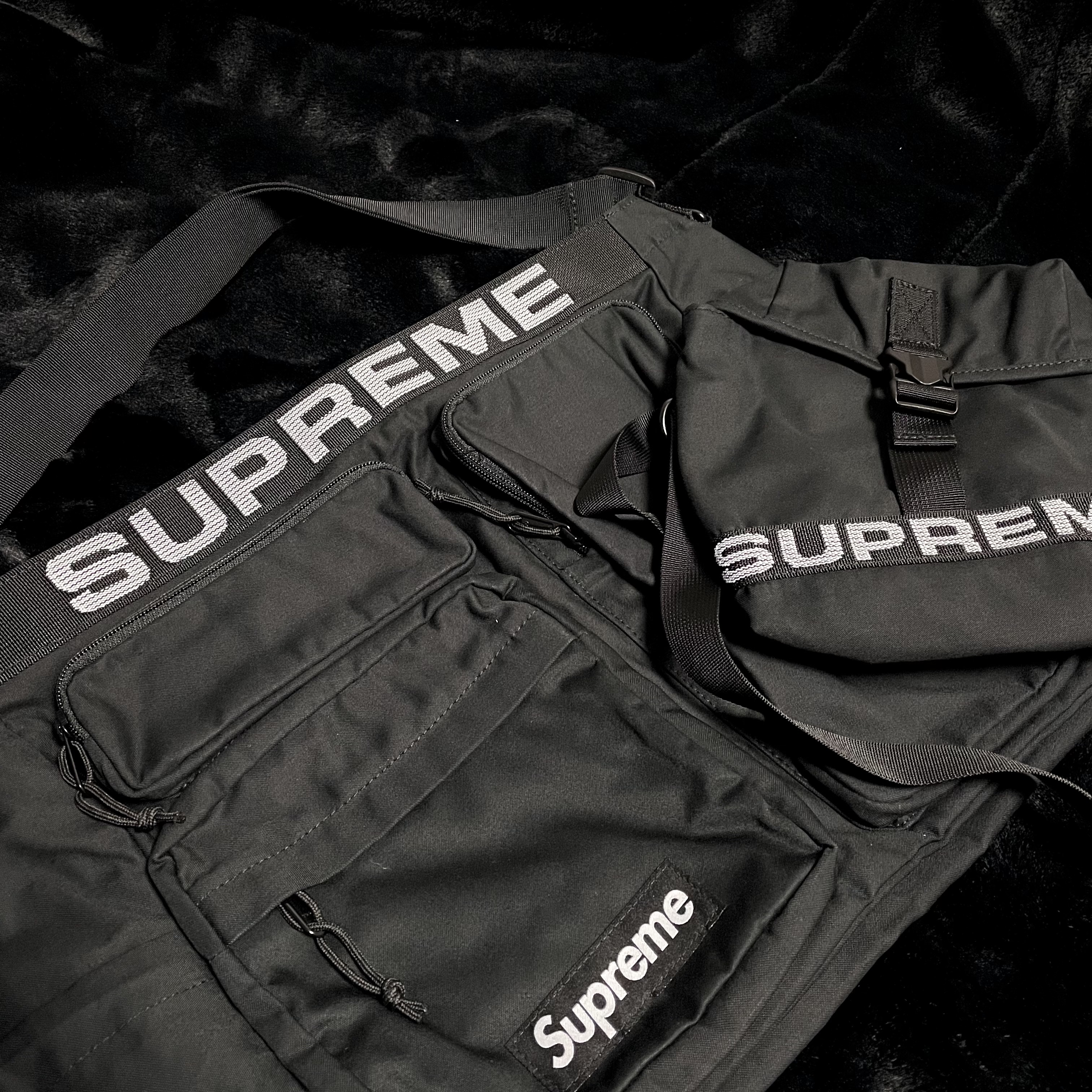 Supreme Field Side Bag Black - 23SS, Supreme Field Messenger Bag Black - 23SS 착용 스타일