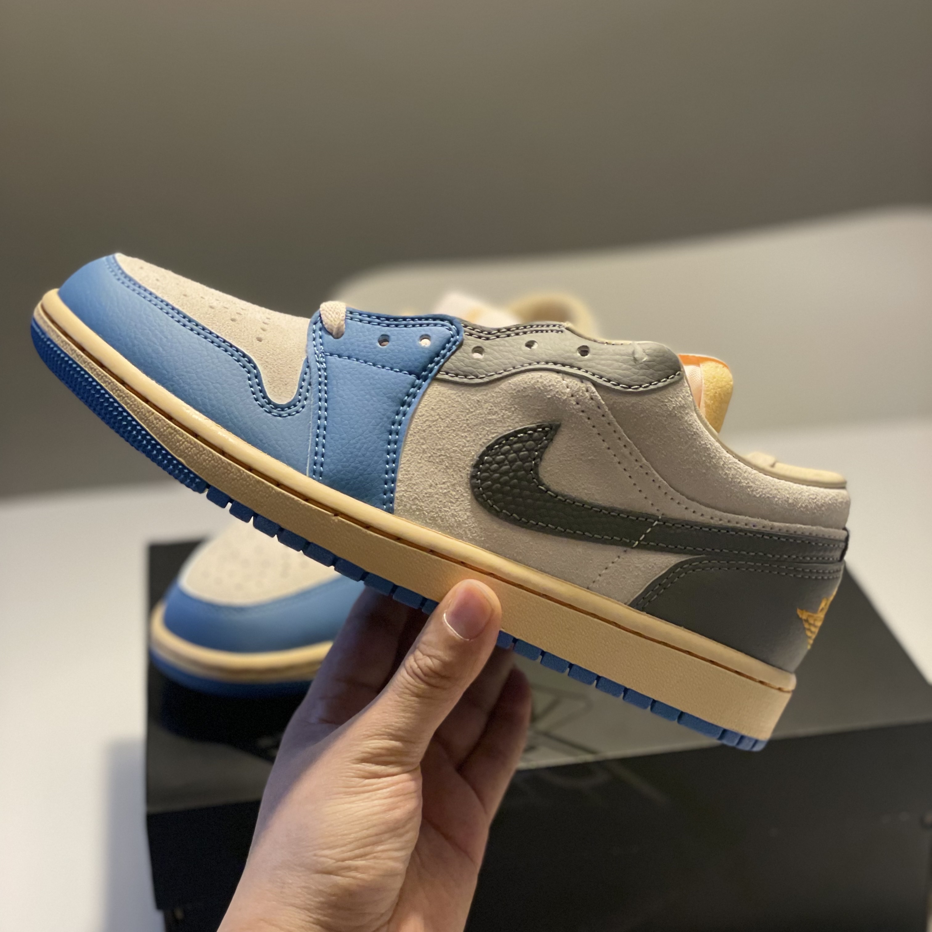 Jordan 1 Low SE Tokyo 96 착용 스타일 - 4