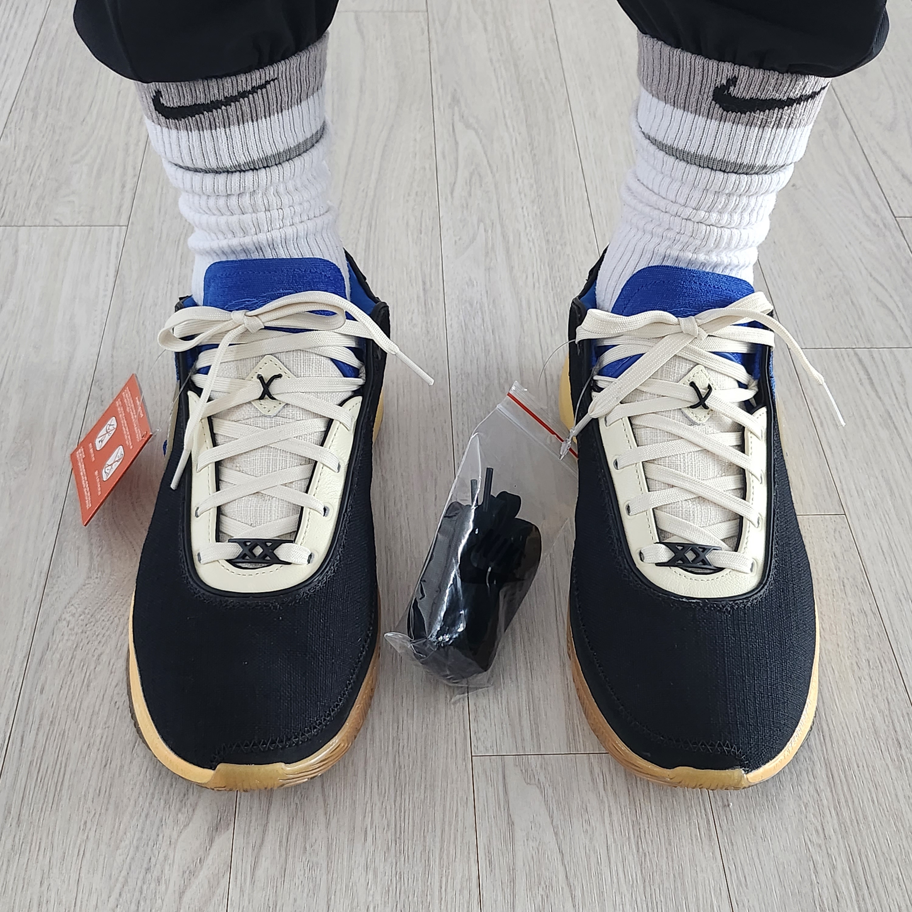 Nike x Uninterrupted LeBron XX EP Black Hyper Royal 착용 스타일 - 2
