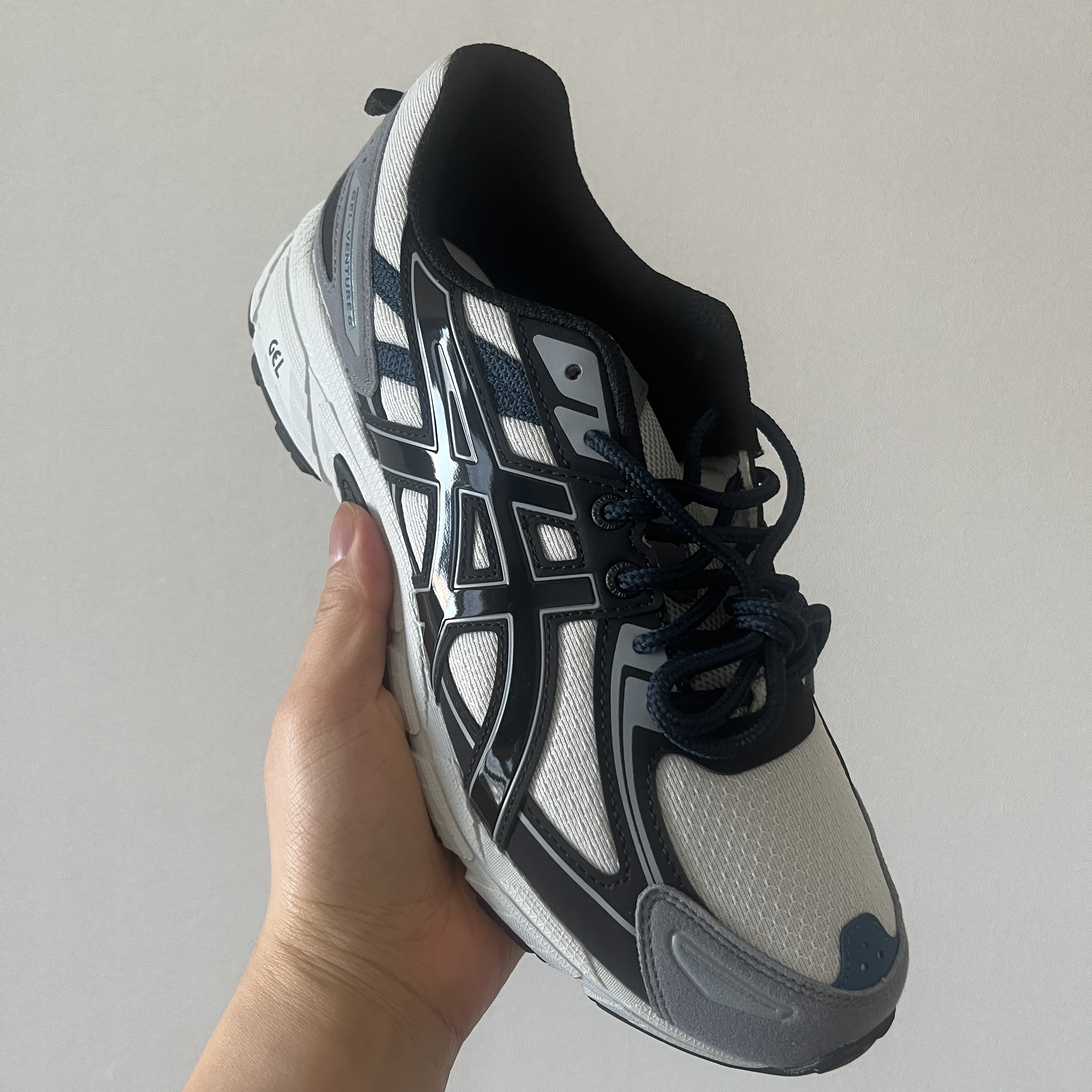 Asics Gel-Venture 6 SPS Glacier Grey 착용 스타일 - 2