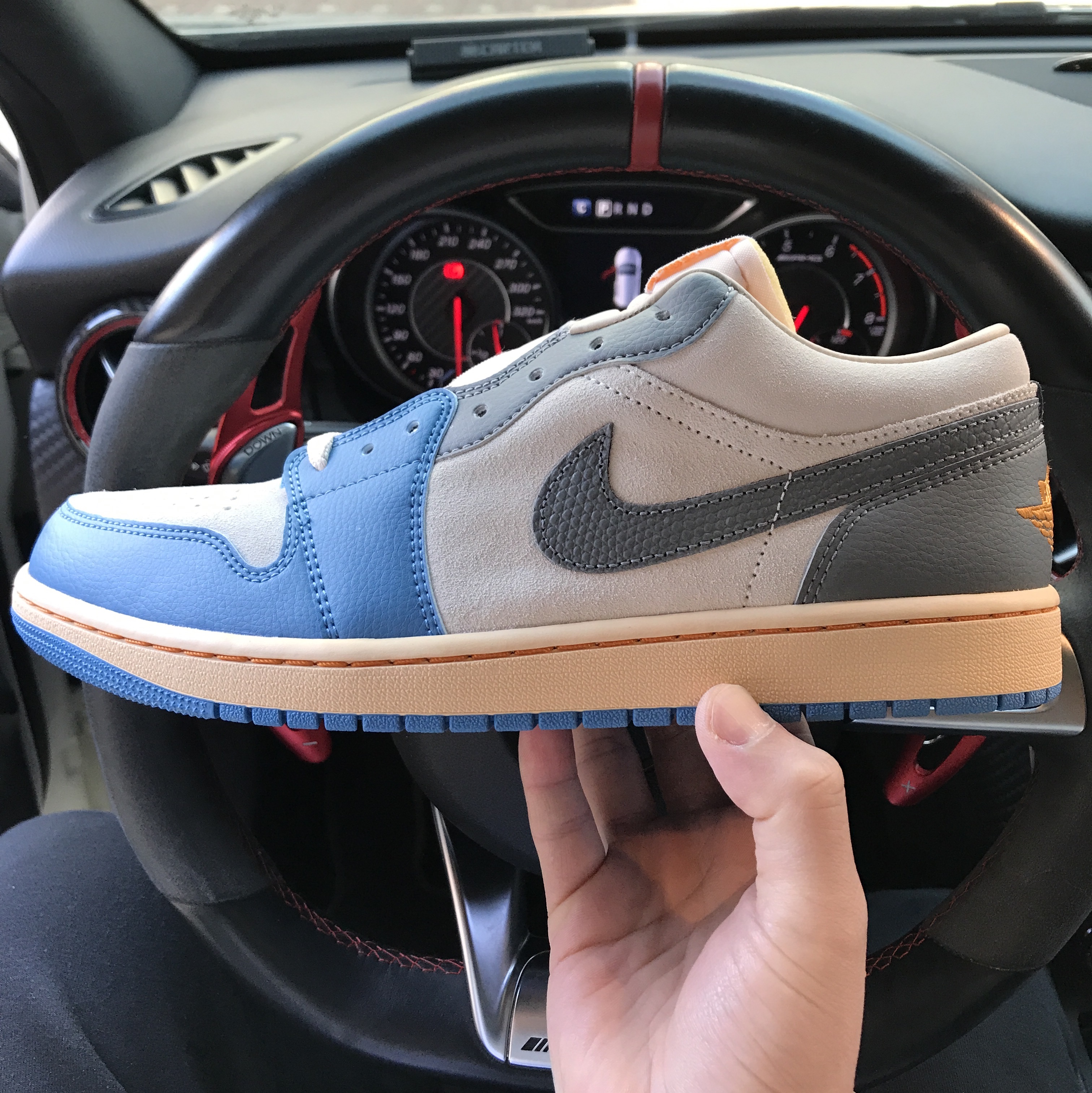 Jordan 1 Low SE Tokyo 96 착용 스타일