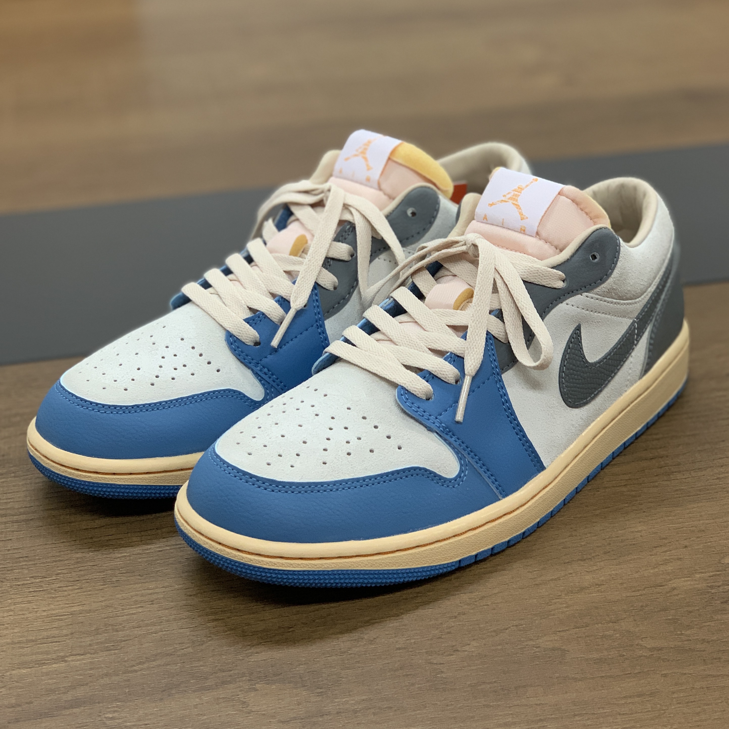 Jordan 1 Low SE Tokyo 96 착용 스타일 - 1