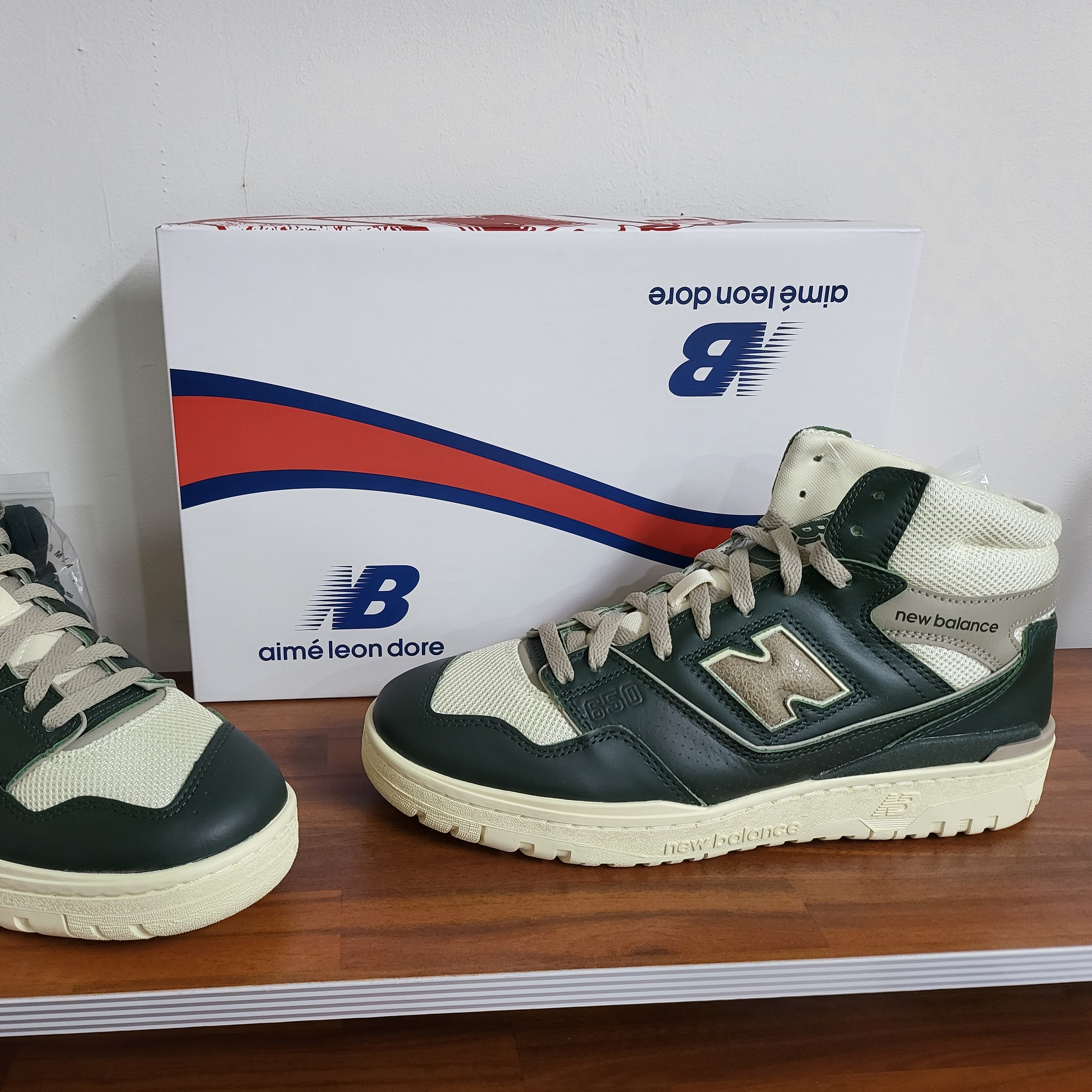 New Balance x Aime Leon Dore 650R Forest Green 착용 스타일 - 1