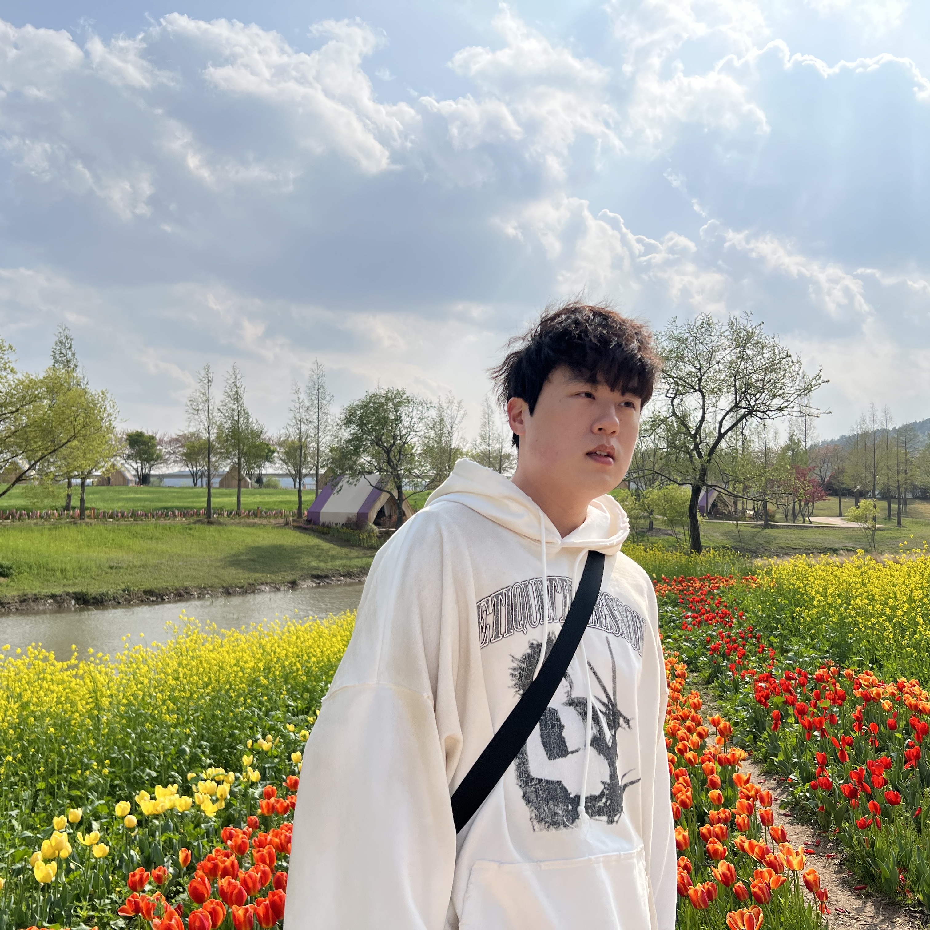 Project G/R x Atmos Etiquette Lesson Vintage Washed Hoodie White, Zara x Ader Error Wide Leg Jeans Blue 착용 스타일 - 1