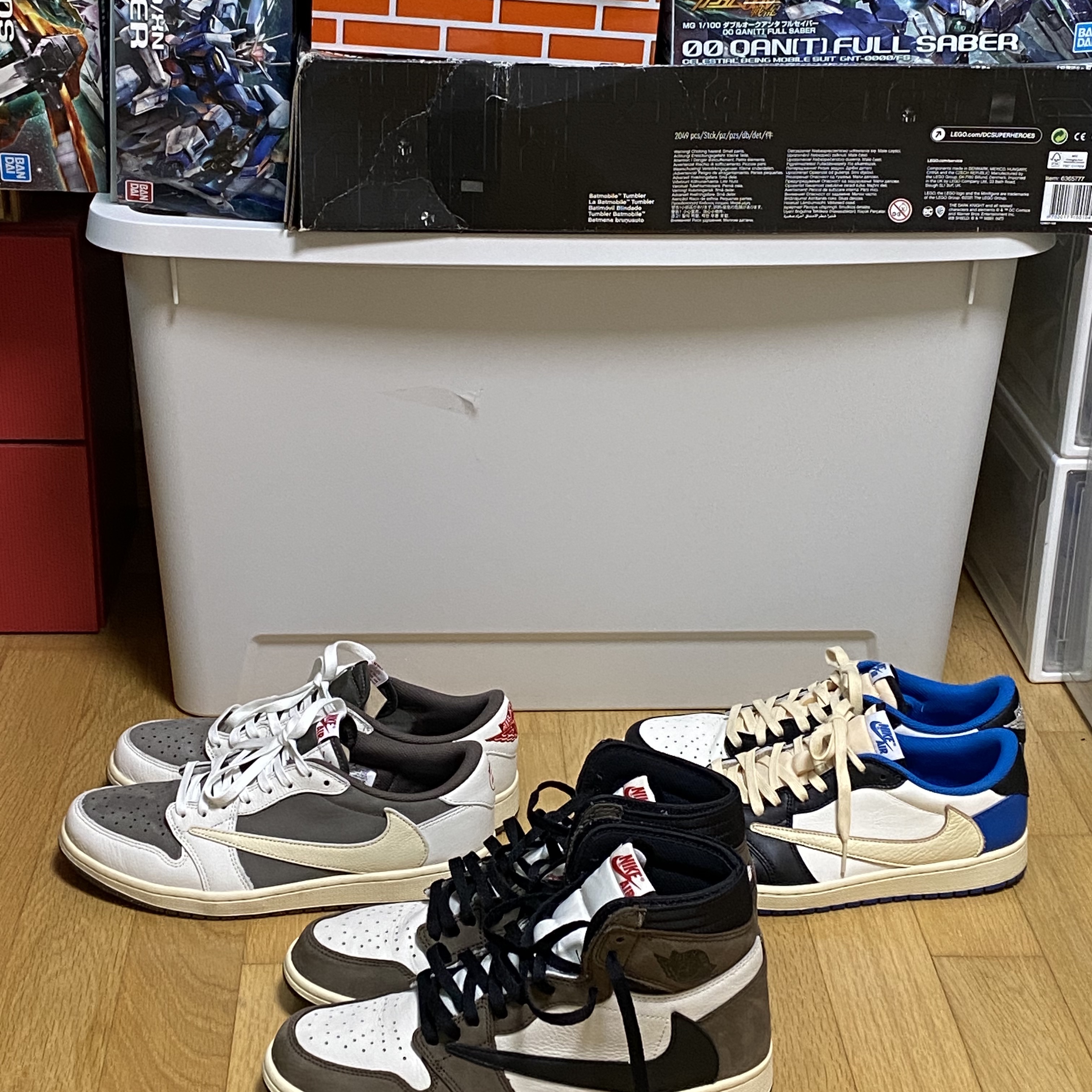 Jordan 1 x Travis Scott Retro High OG SP Mocha 착용 스타일 - 2