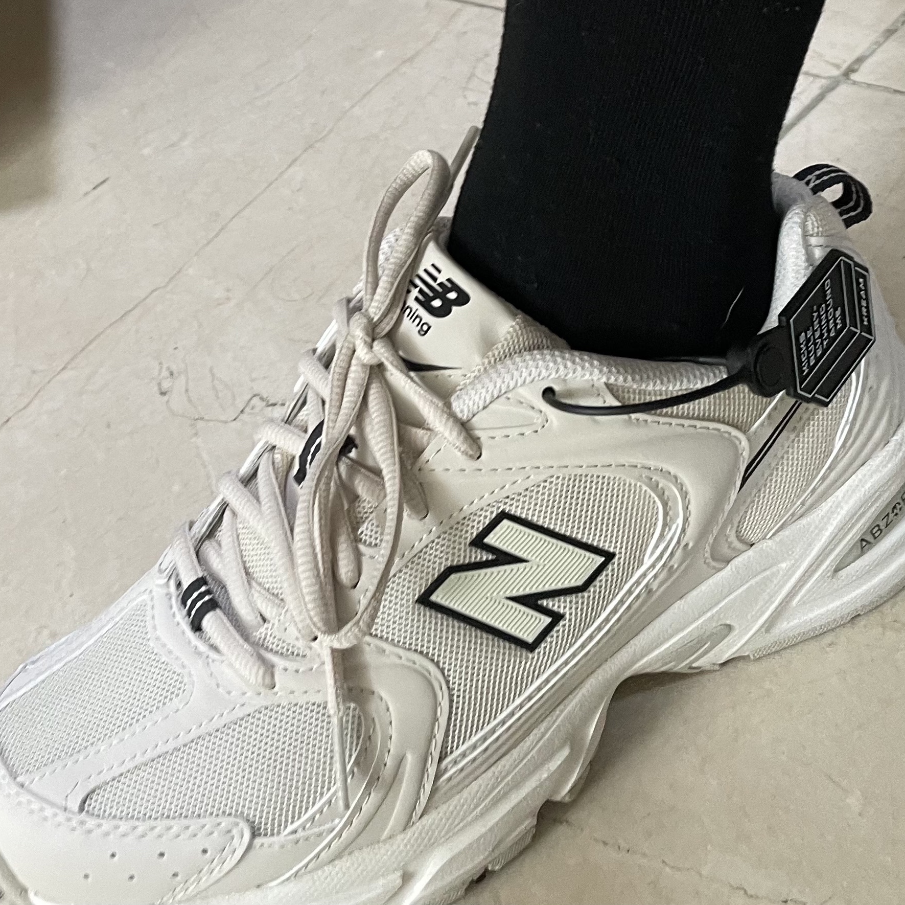 New Balance 530 Ivory 착용 스타일