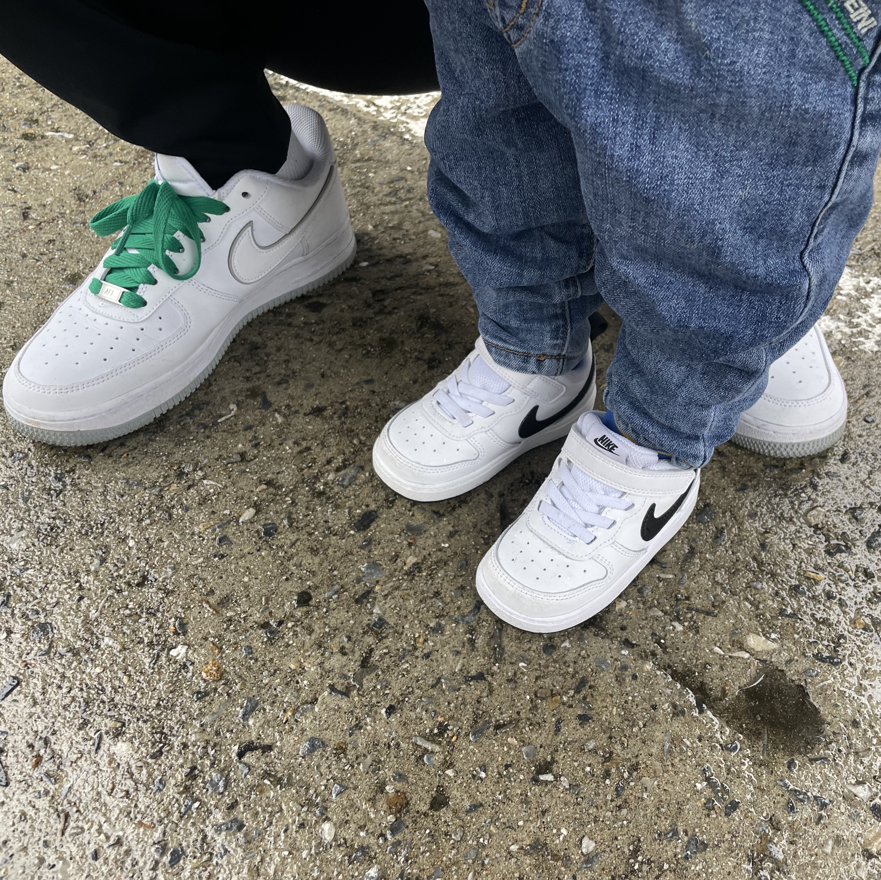 Nike Air Force 1 '07 White Wolf Grey 착용 스타일
