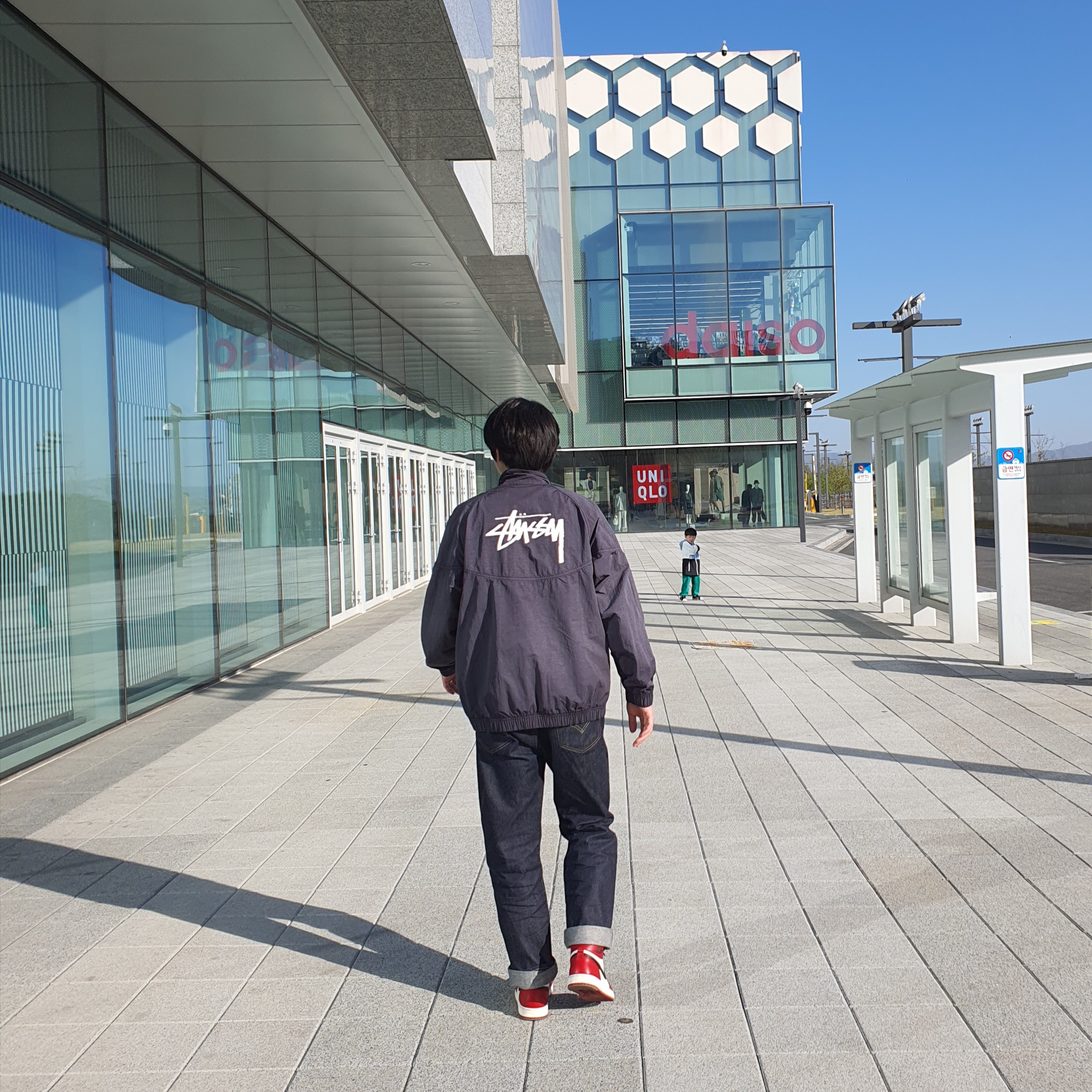 Nike x Stussy Windrunner Jacket Off Noir, Jordan 1 Retro High OG Chicago 2022 착용 스타일 - 2