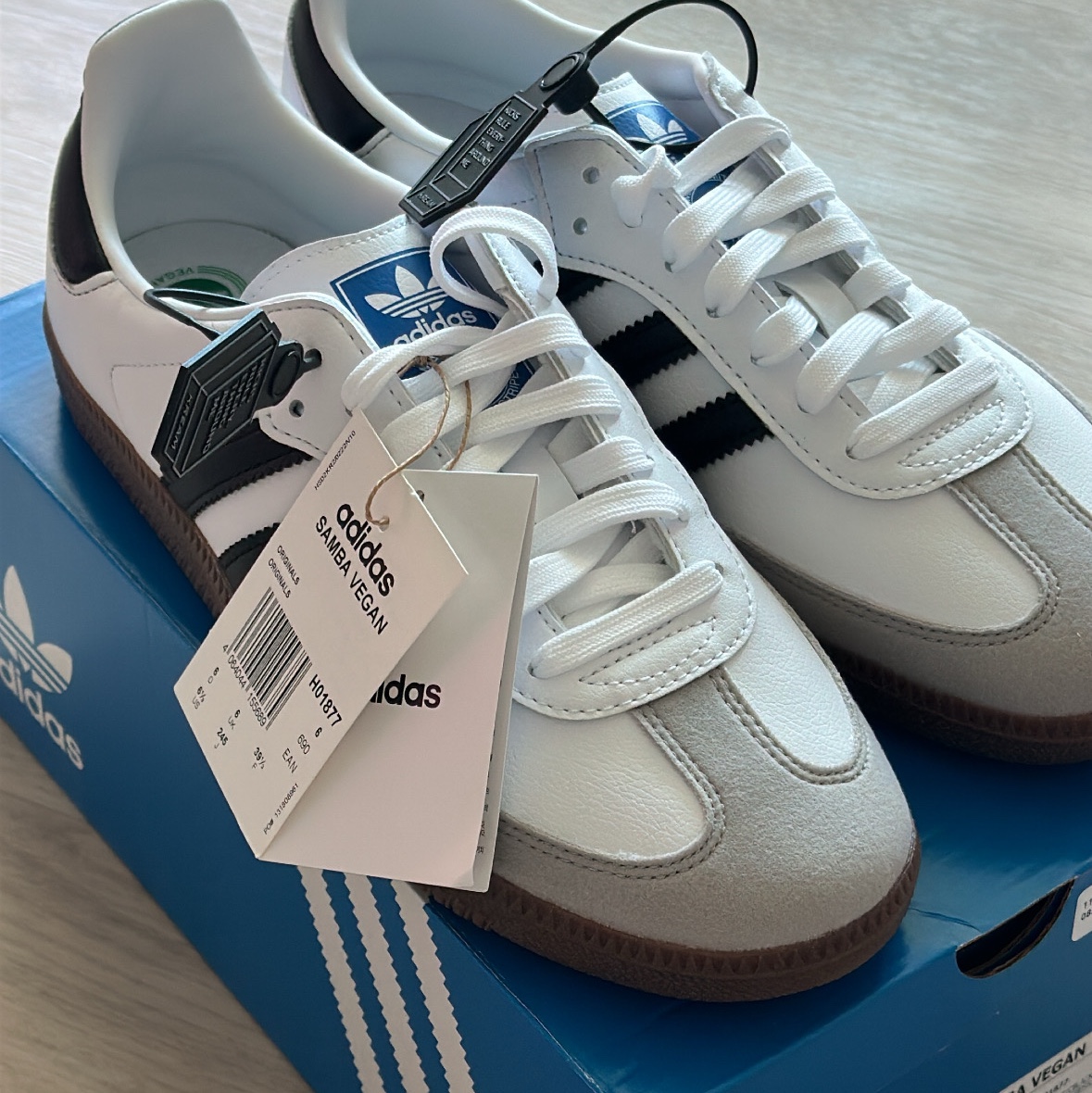 Adidas Samba Vegan White Black 착용 스타일 - 1