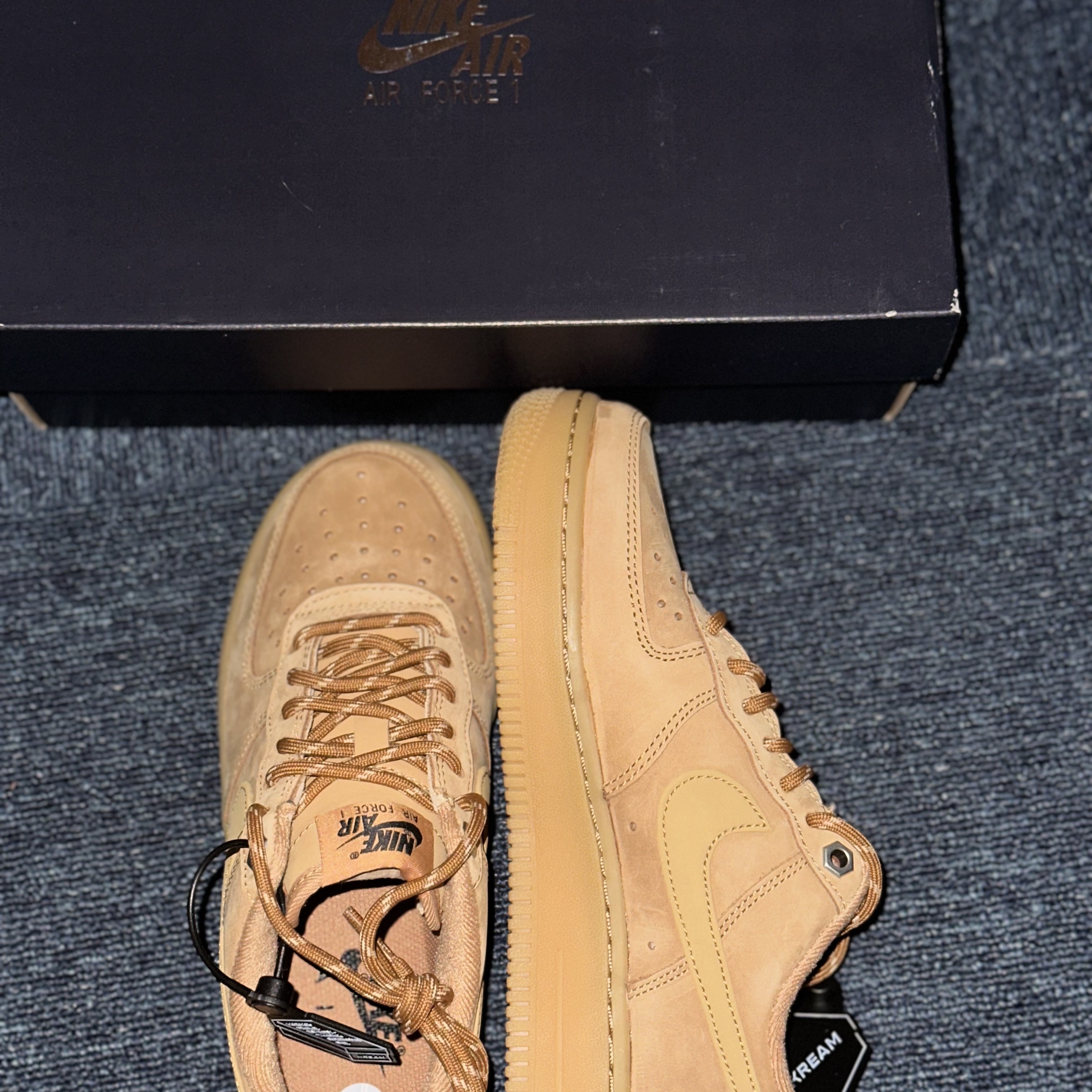 Nike Air Force 1 '07 WB Flax 착용 스타일