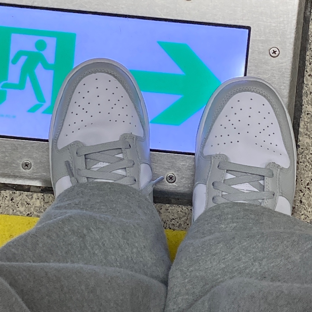 Nike Dunk Low Retro Grey Fog 착용 스타일
