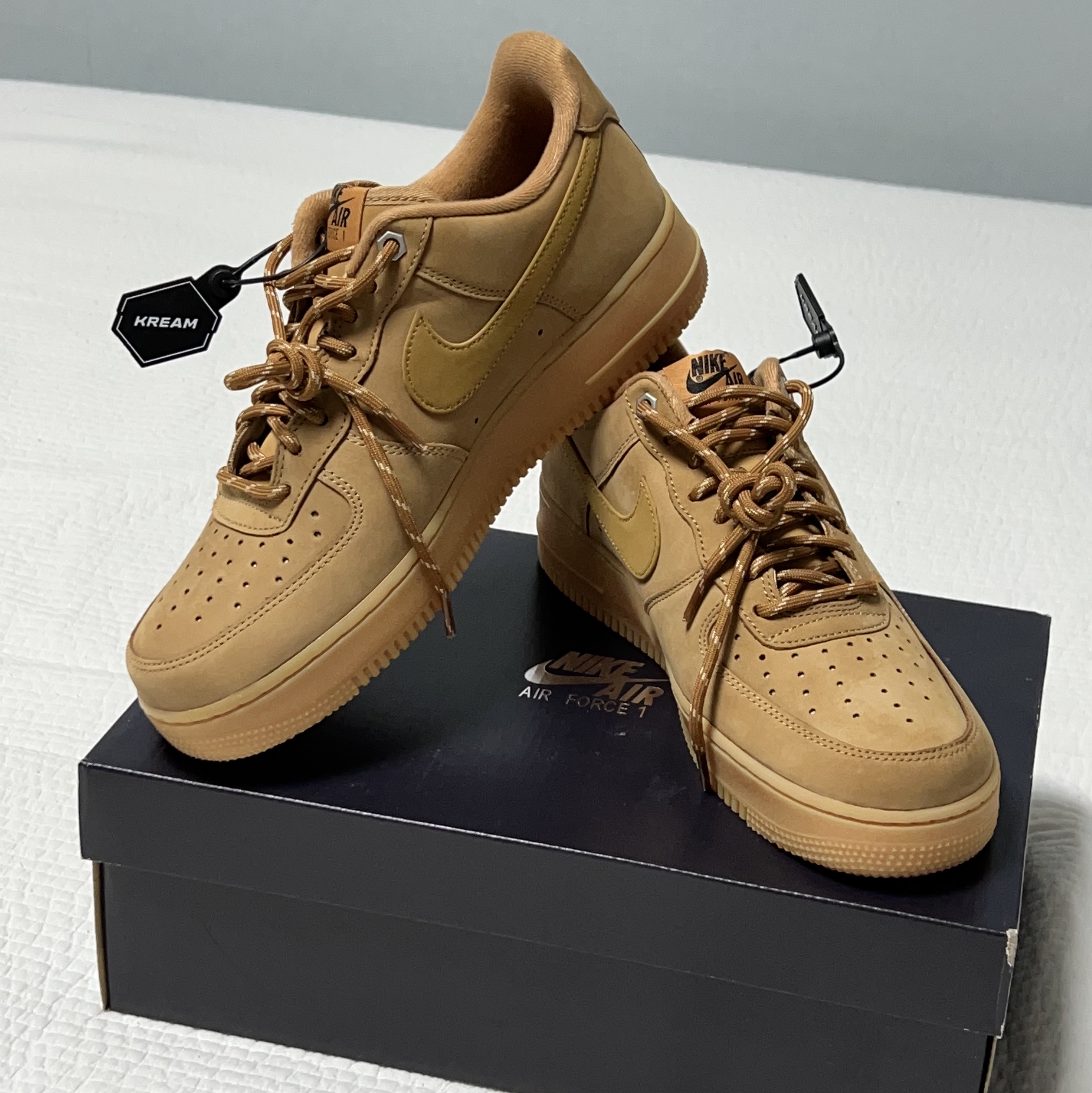 Nike Air Force 1 '07 WB Flax 착용 스타일