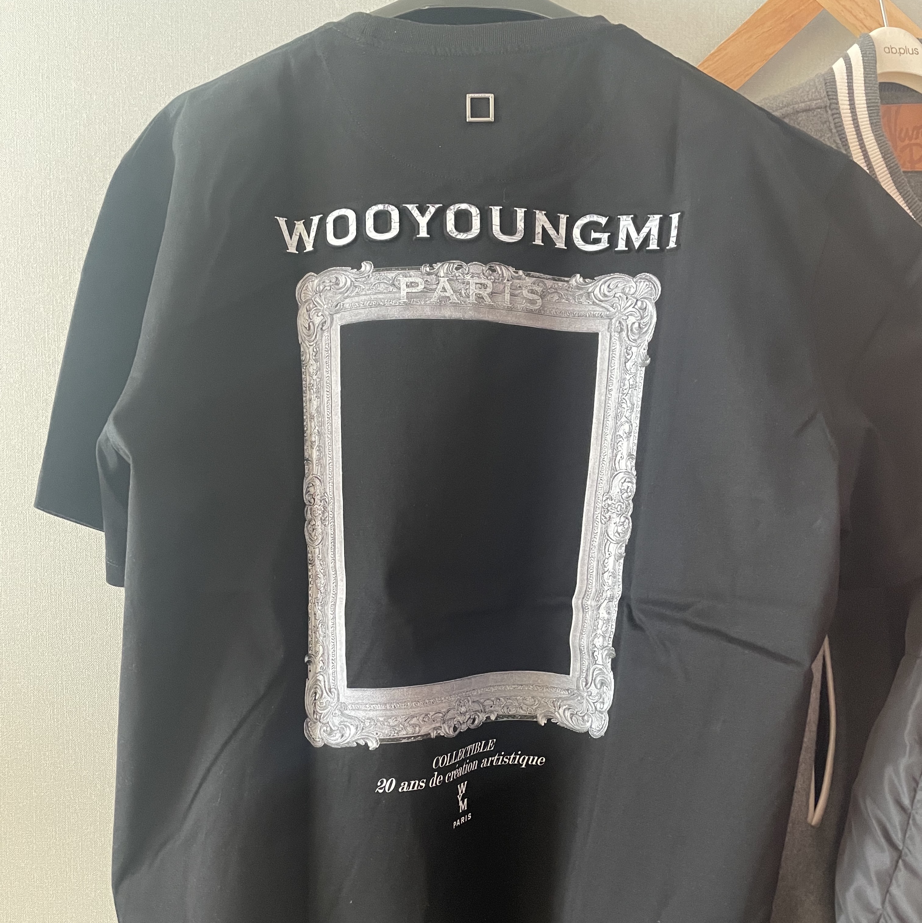 Wooyoungmi Frame Back Logo T-Shirt Black - 23SS 착용 스타일