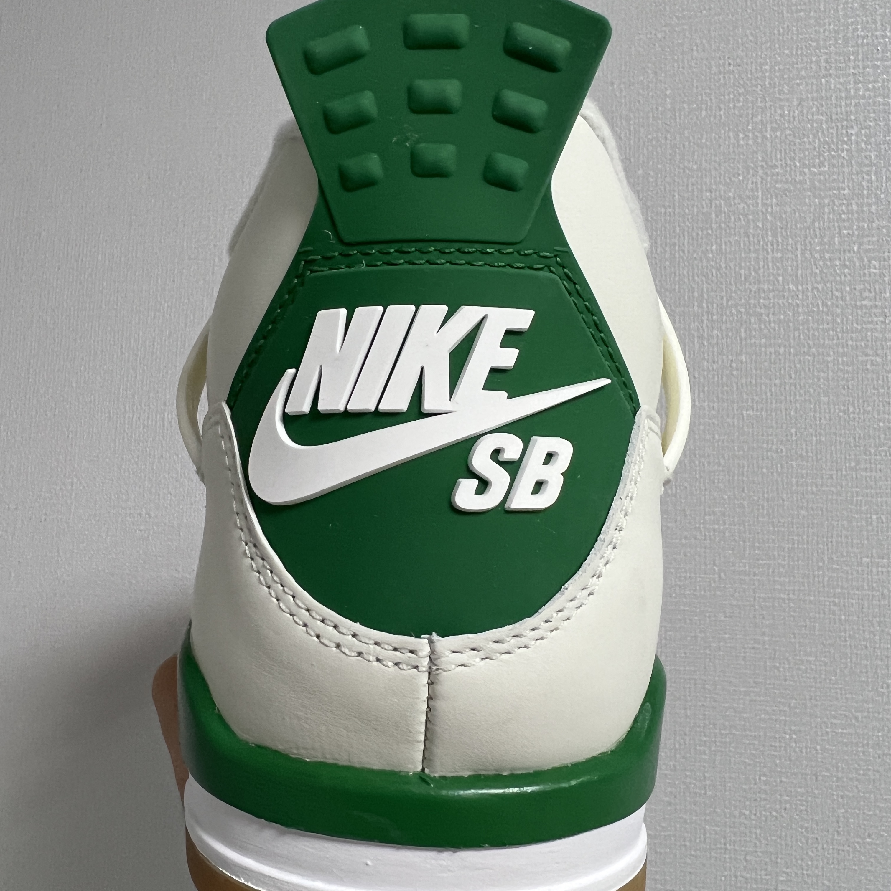 Jordan 4 x Nike SB Retro SP Pine Green 착용 스타일 - 2