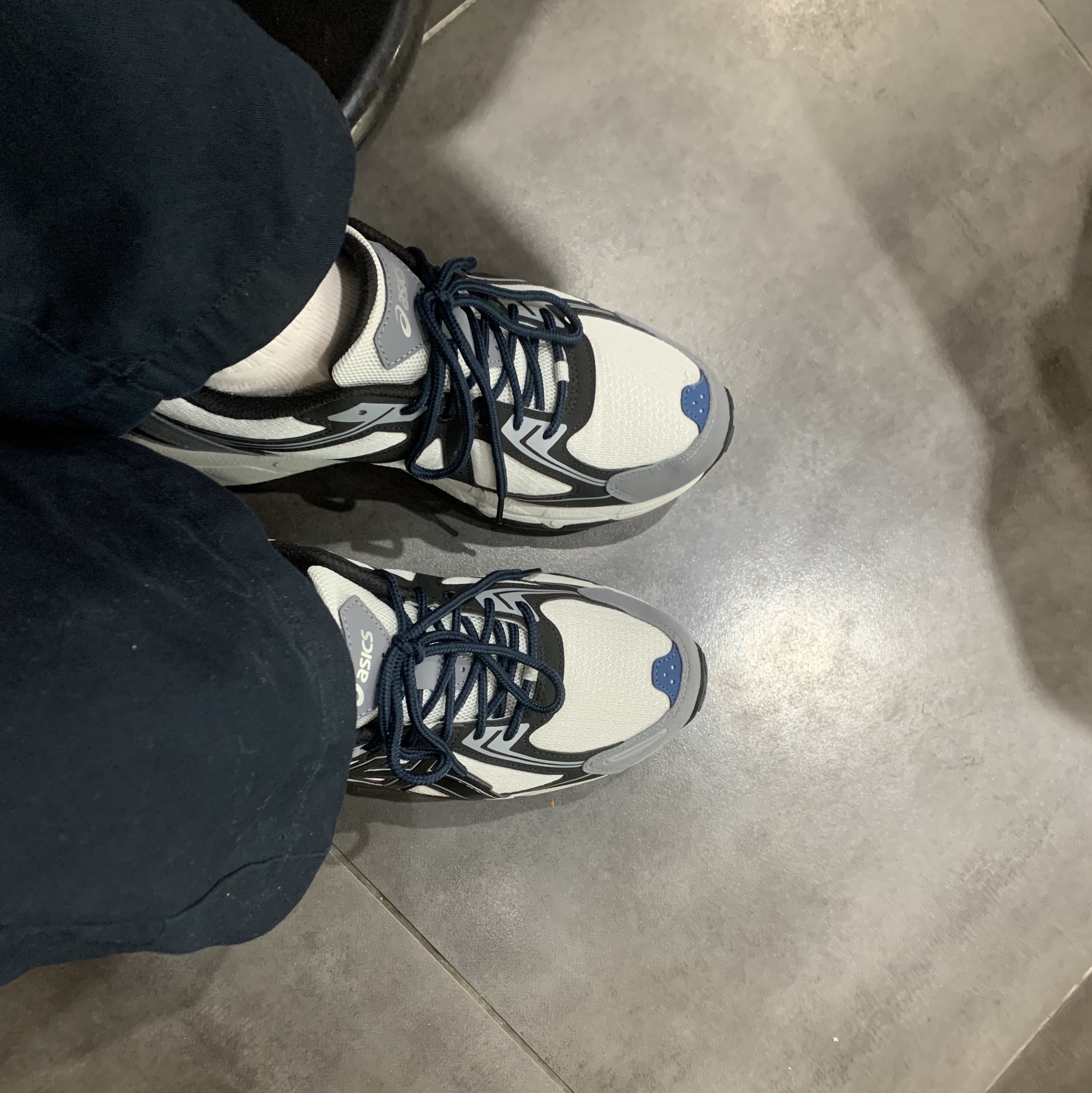 Asics Gel-Venture 6 SPS Glacier Grey 착용 스타일
