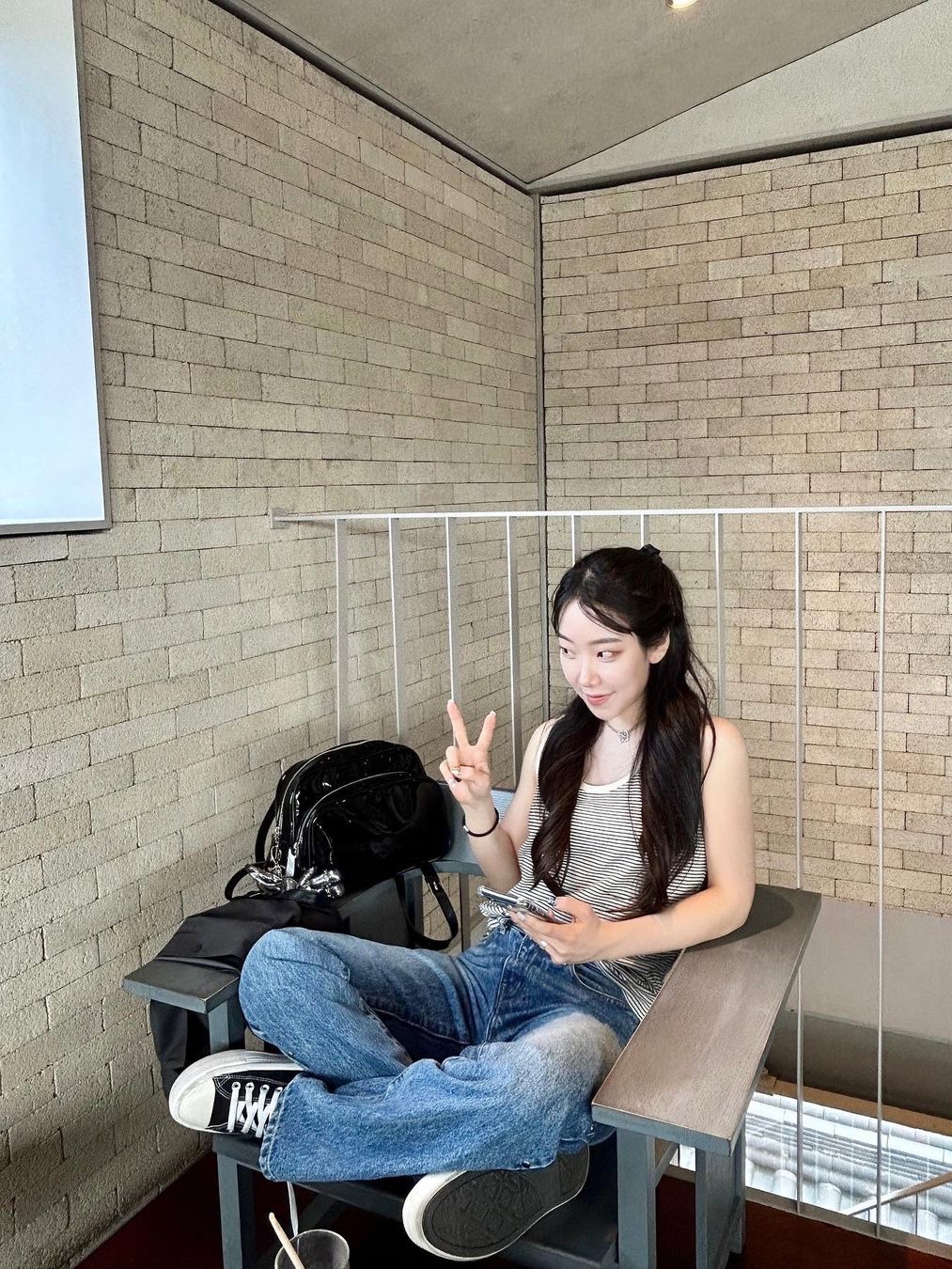 Nieeh Women Turtle Bag Black 착용 스타일
