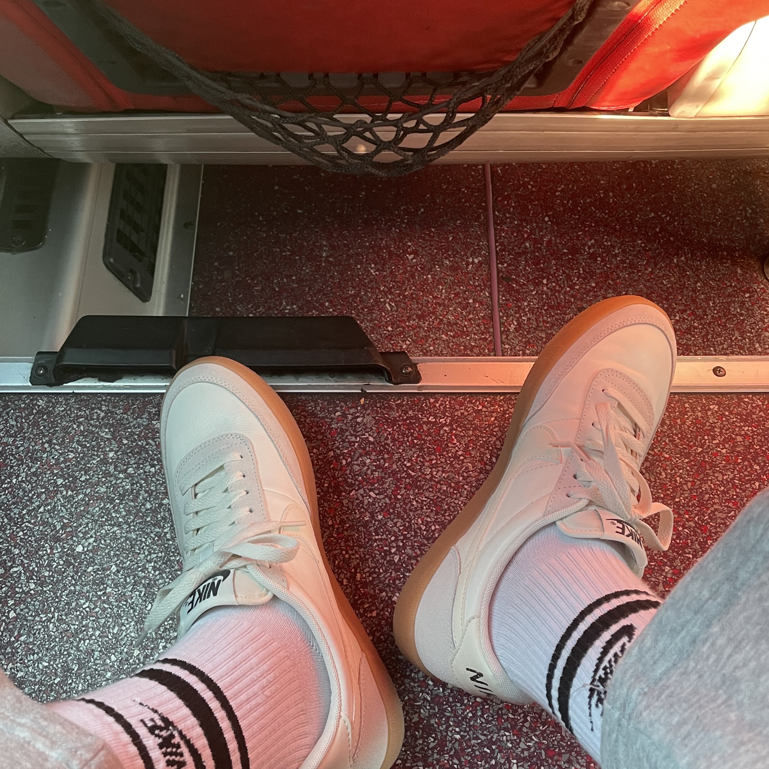 Nike Killshot 2 Leather Sail Gum 착용 스타일