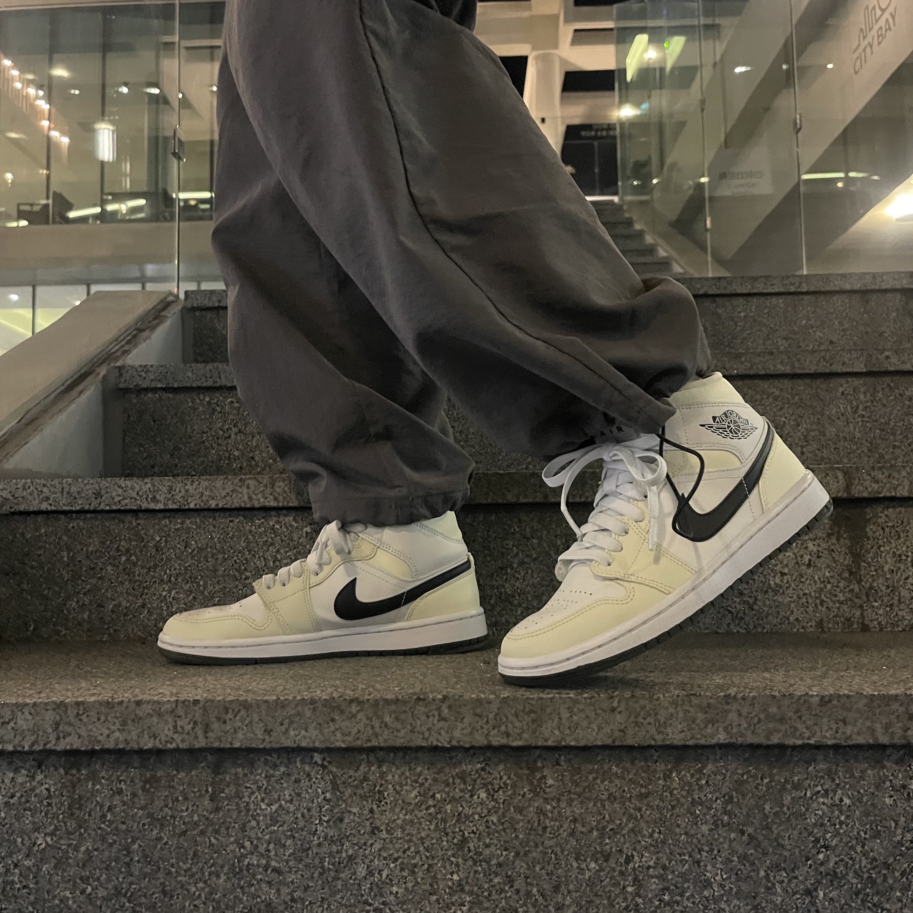 (W) Jordan 1 Mid Coconut Milk 착용 스타일