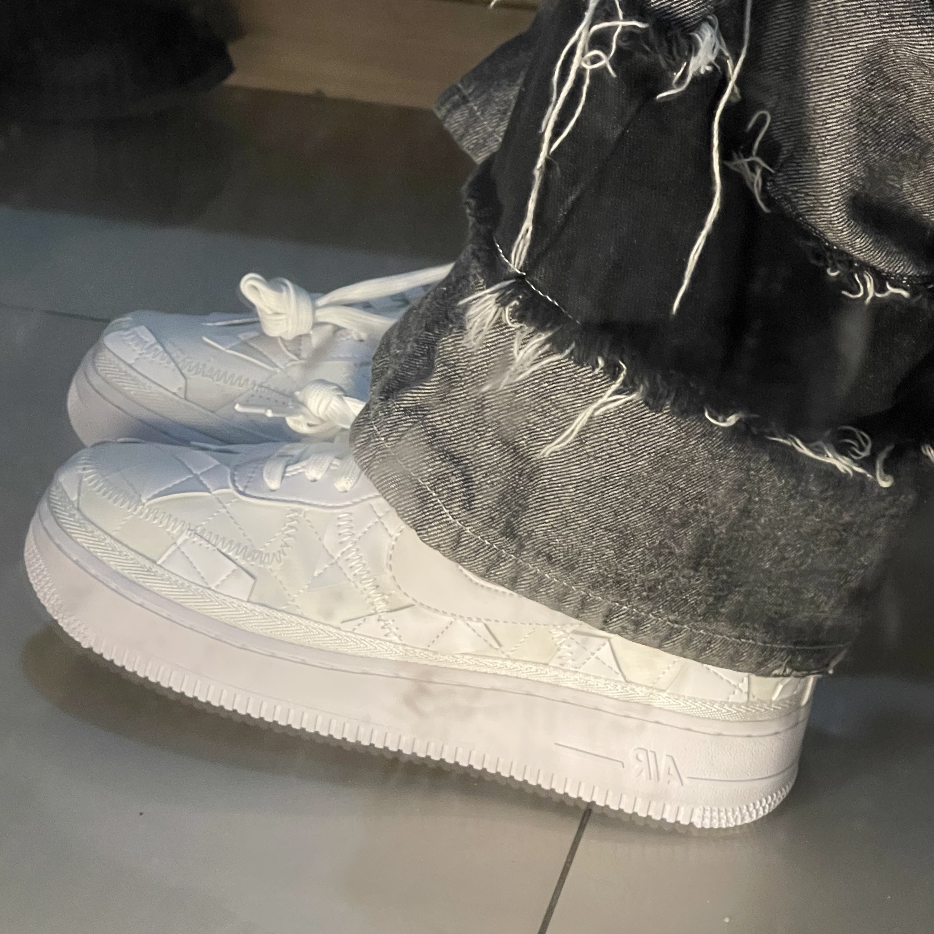 Nike x Billie Eilish Air Force 1 Low SP Triple White 착용 스타일 - 3