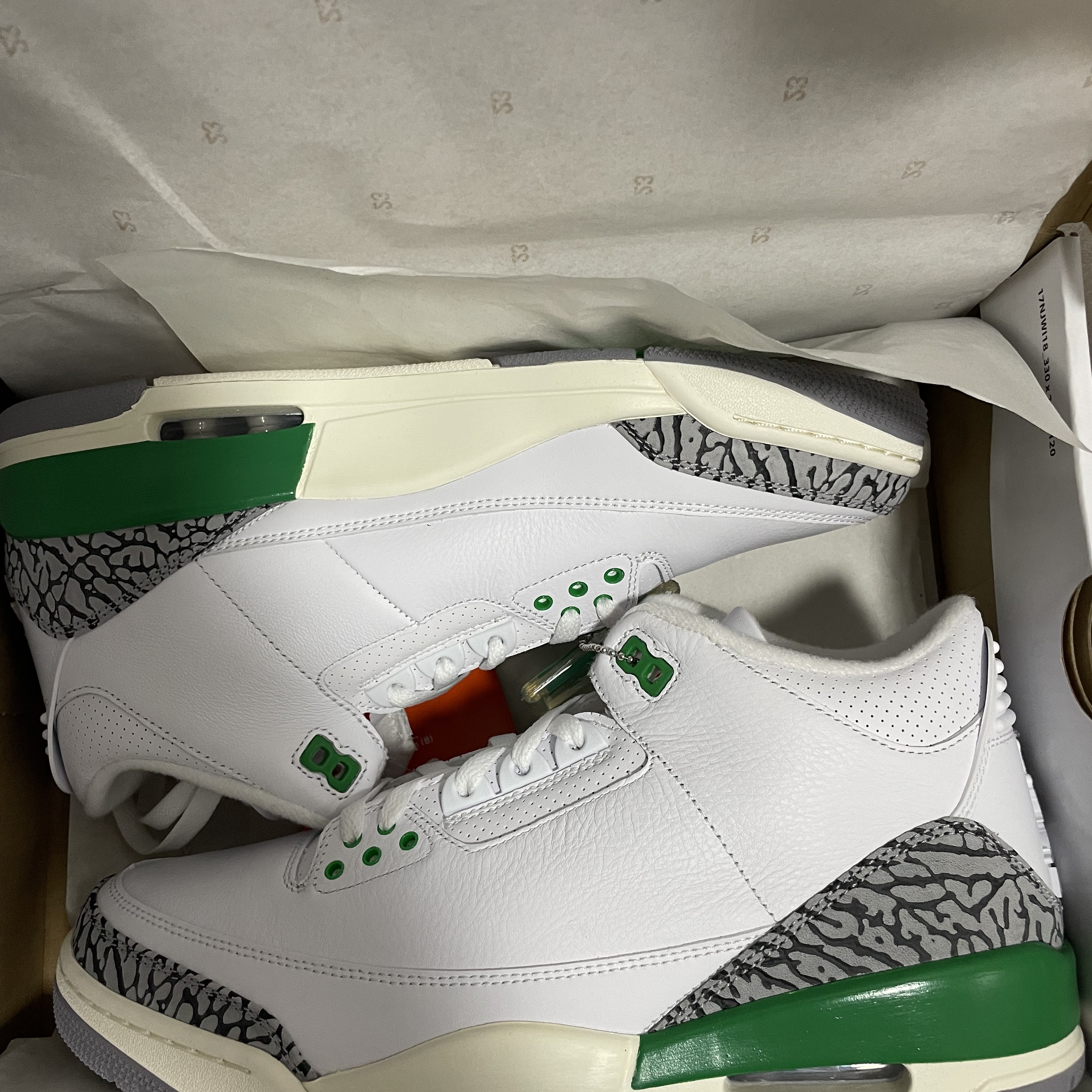 (W) Jordan 3 Retro Lucky Green 착용 스타일 - 2