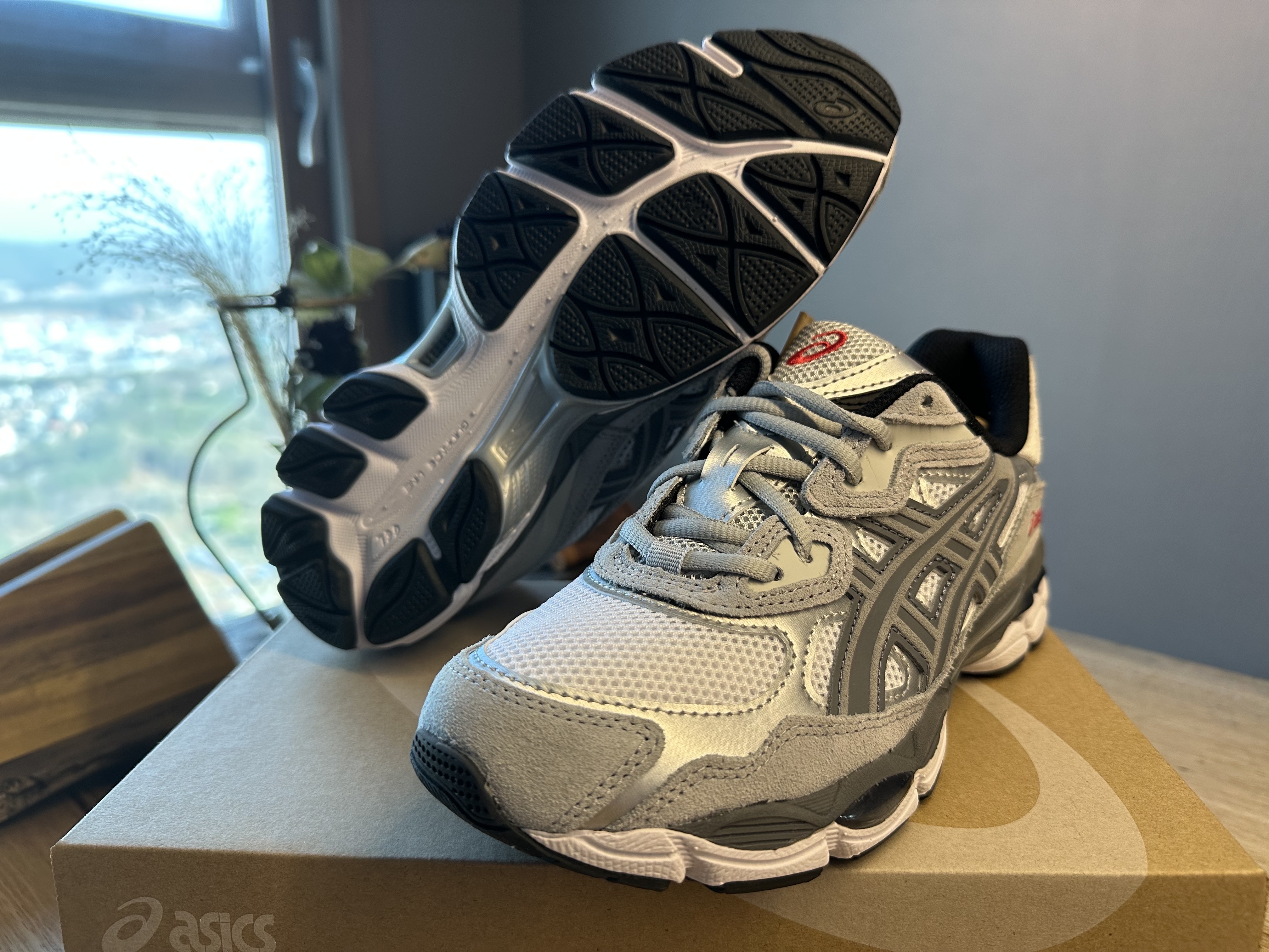 Asics Gel-NYC White Steel Grey 착용 스타일 - 3