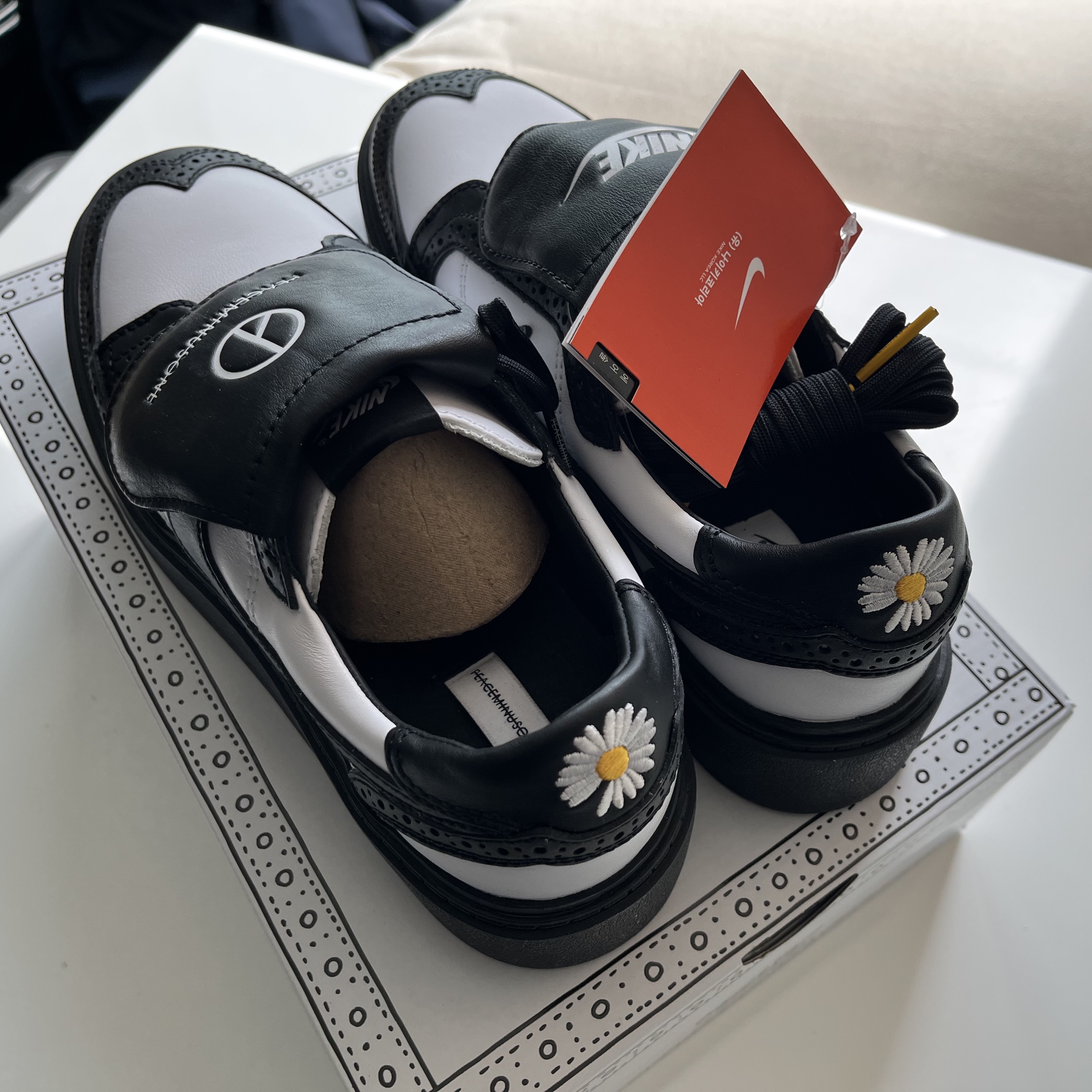 Nike x Peaceminusone Kwondo1 Black and White 착용 스타일 - 3