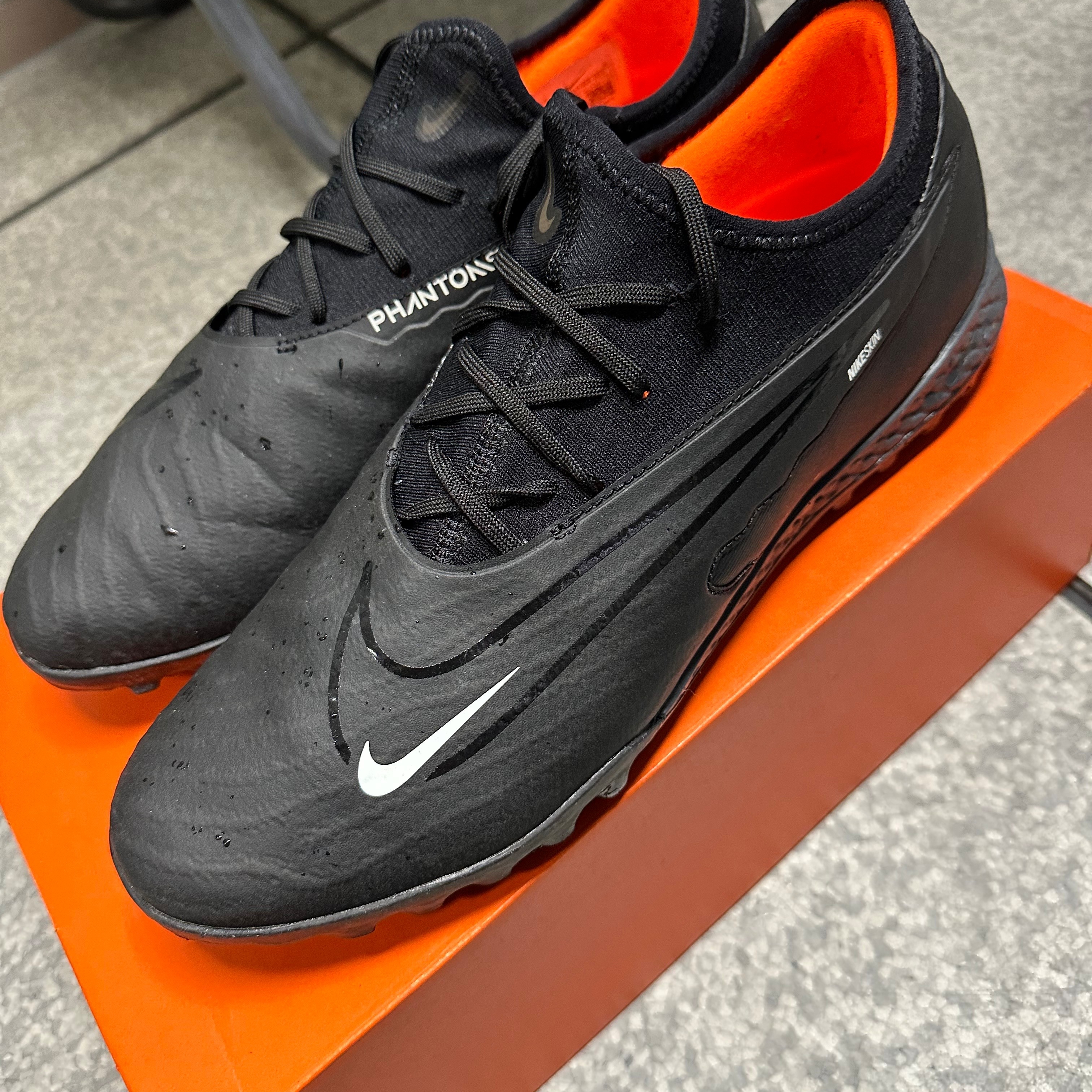 Nike React Phantom GX Pro TF Black Summit White 착용 스타일