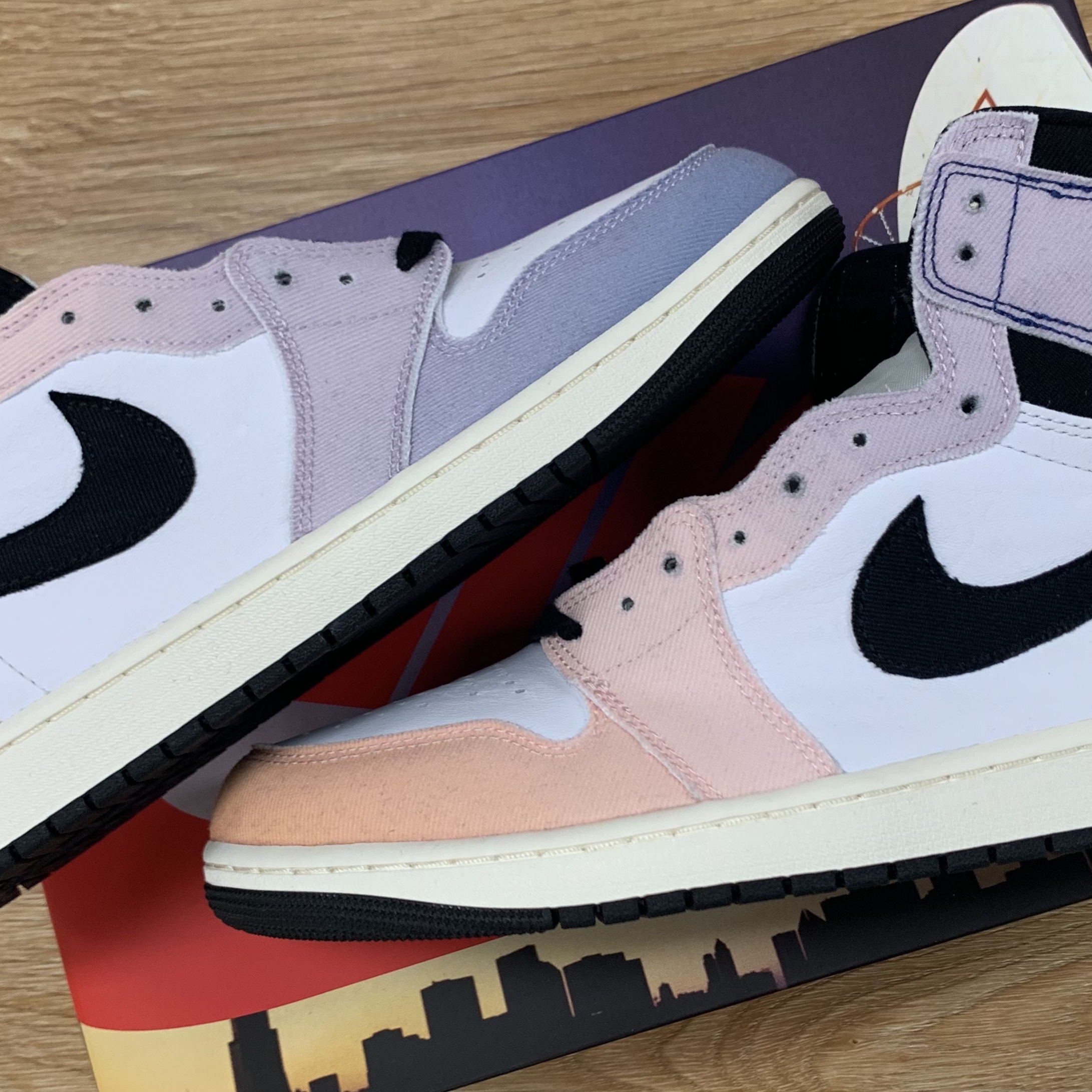 Jordan 1 Retro High OG Multi Color 착용 스타일 - 3