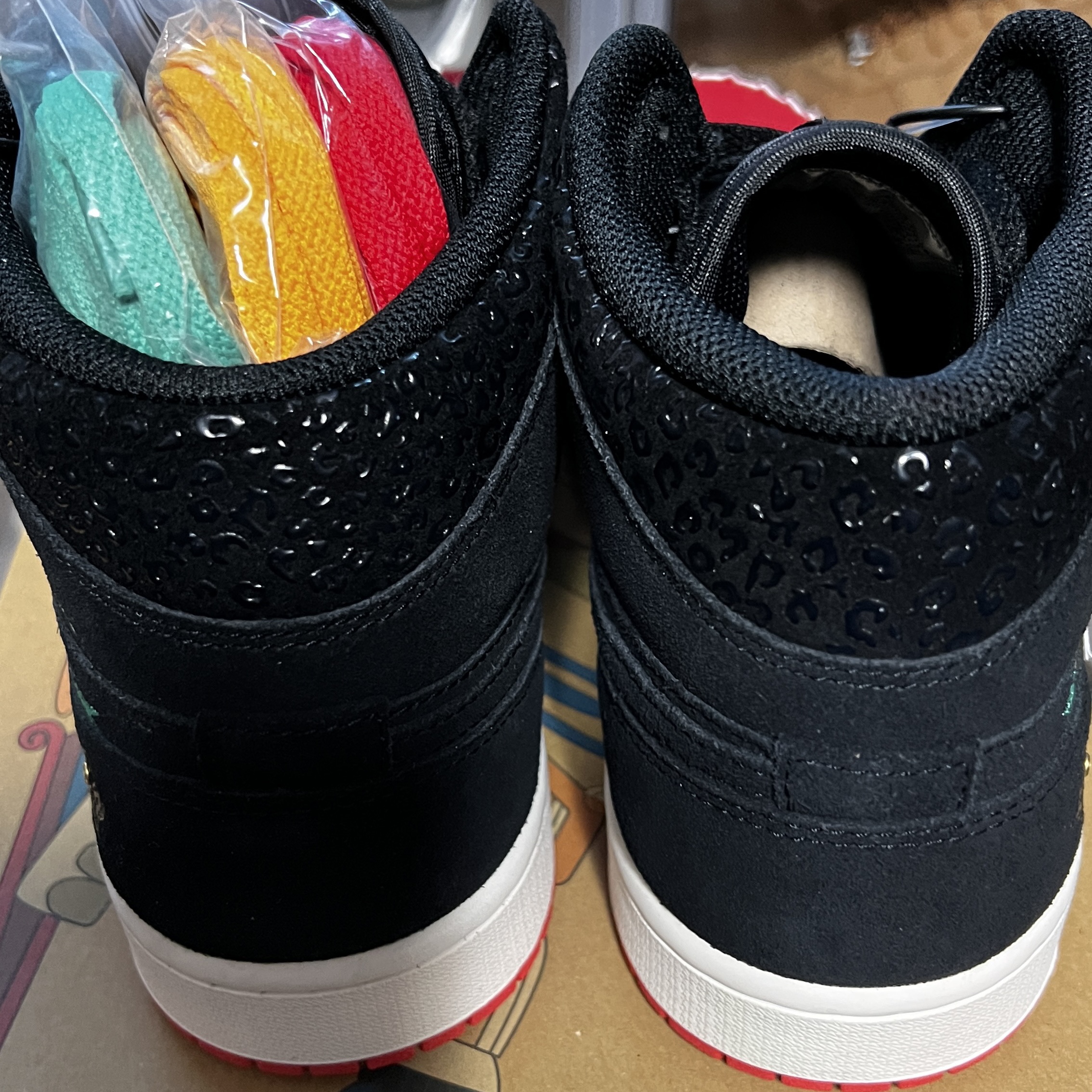 Jordan 1 Mid SE Siempre Familia 착용 스타일 - 2