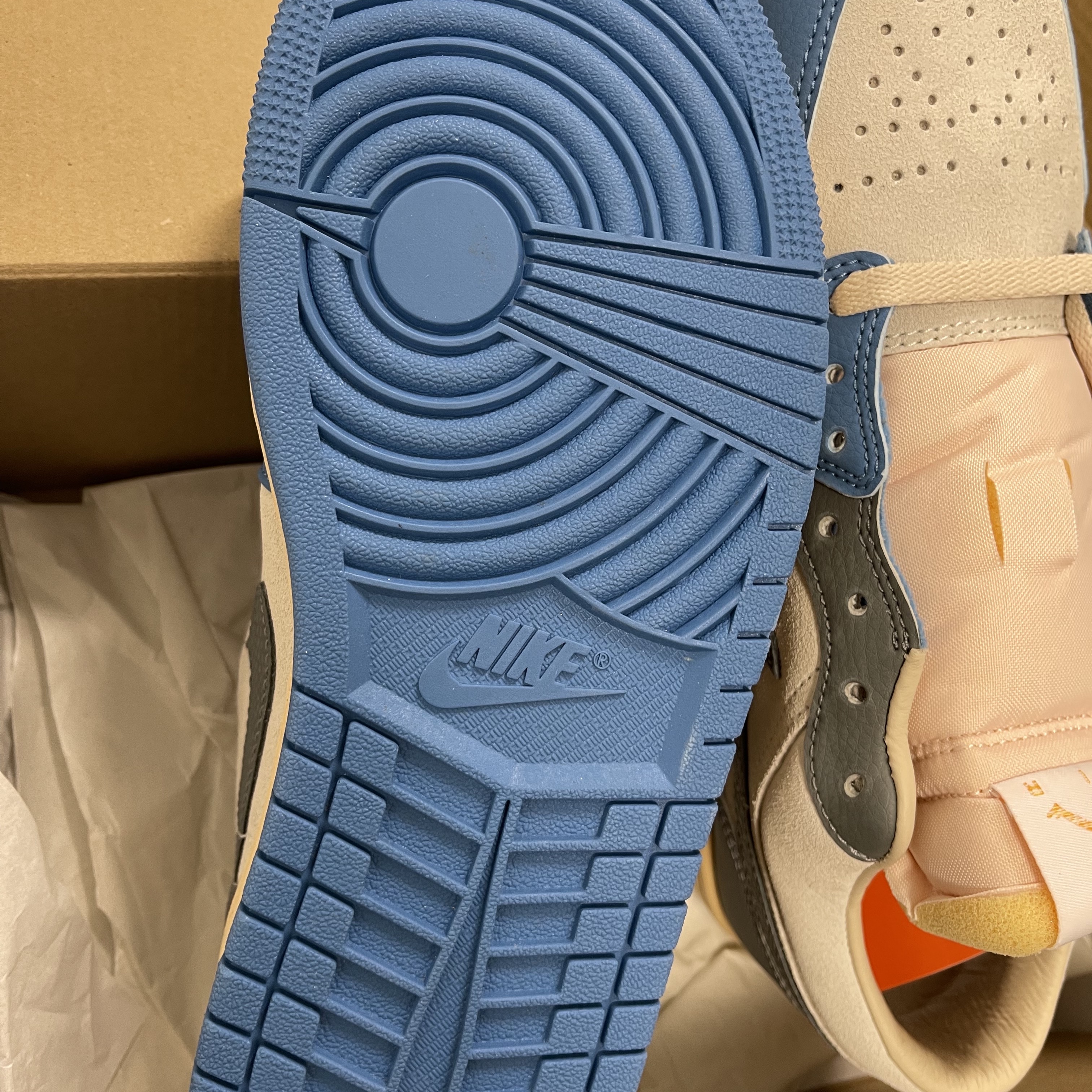 Jordan 1 Low SE Tokyo 96 착용 스타일